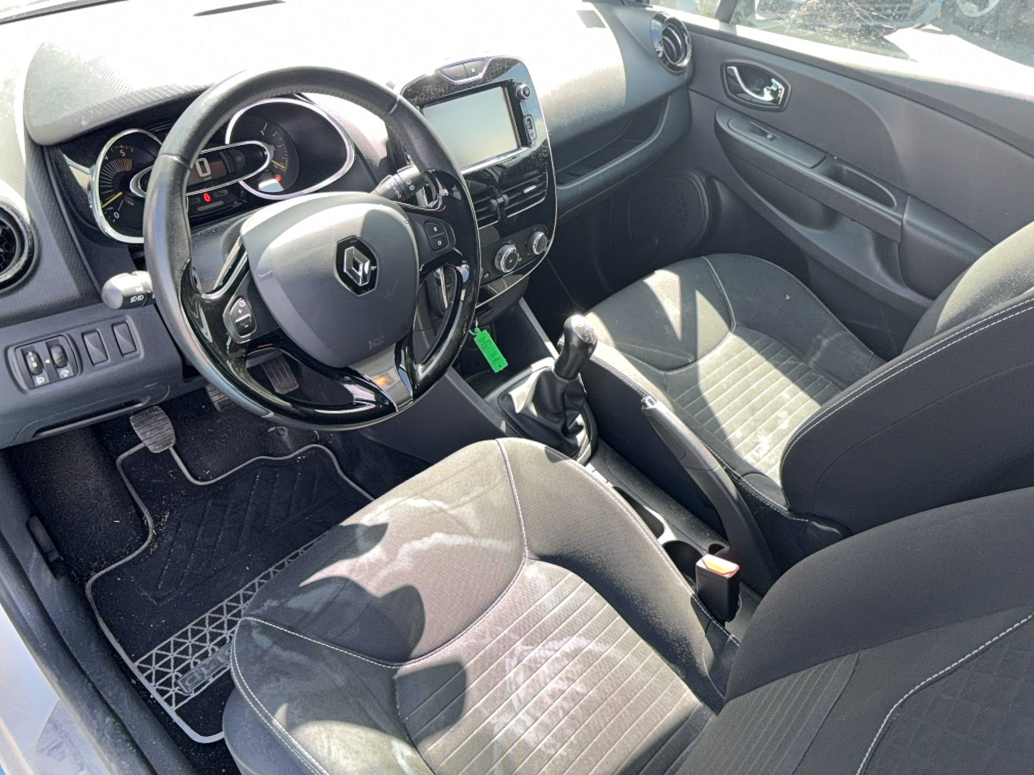 Vente en ligne Renault Clio 4  dCi 75 eco2 au prix de 9 590 €