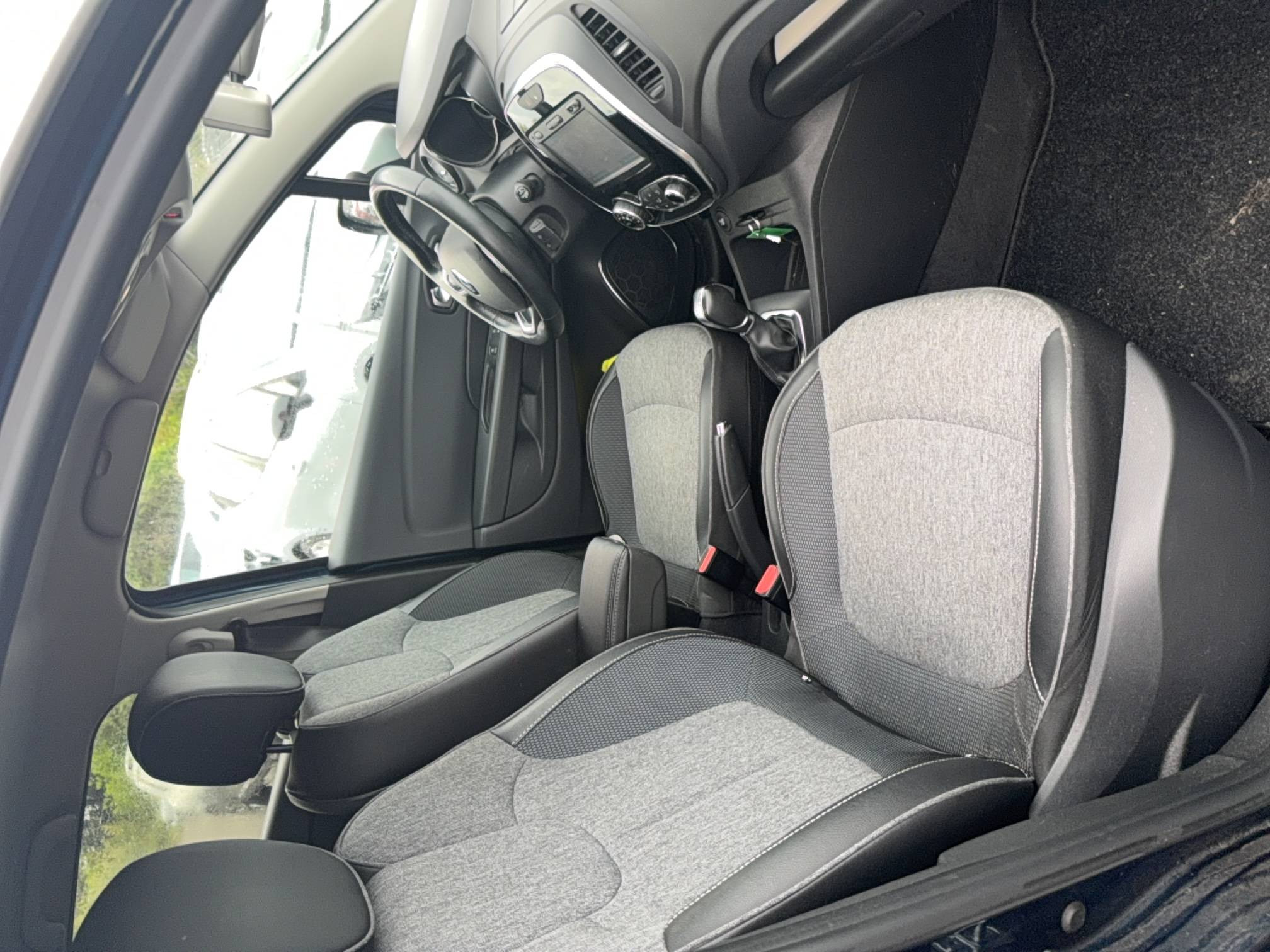 Vente en ligne Renault Captur Captur TCe 120 Energy EDC Intens au prix de 12 990 €