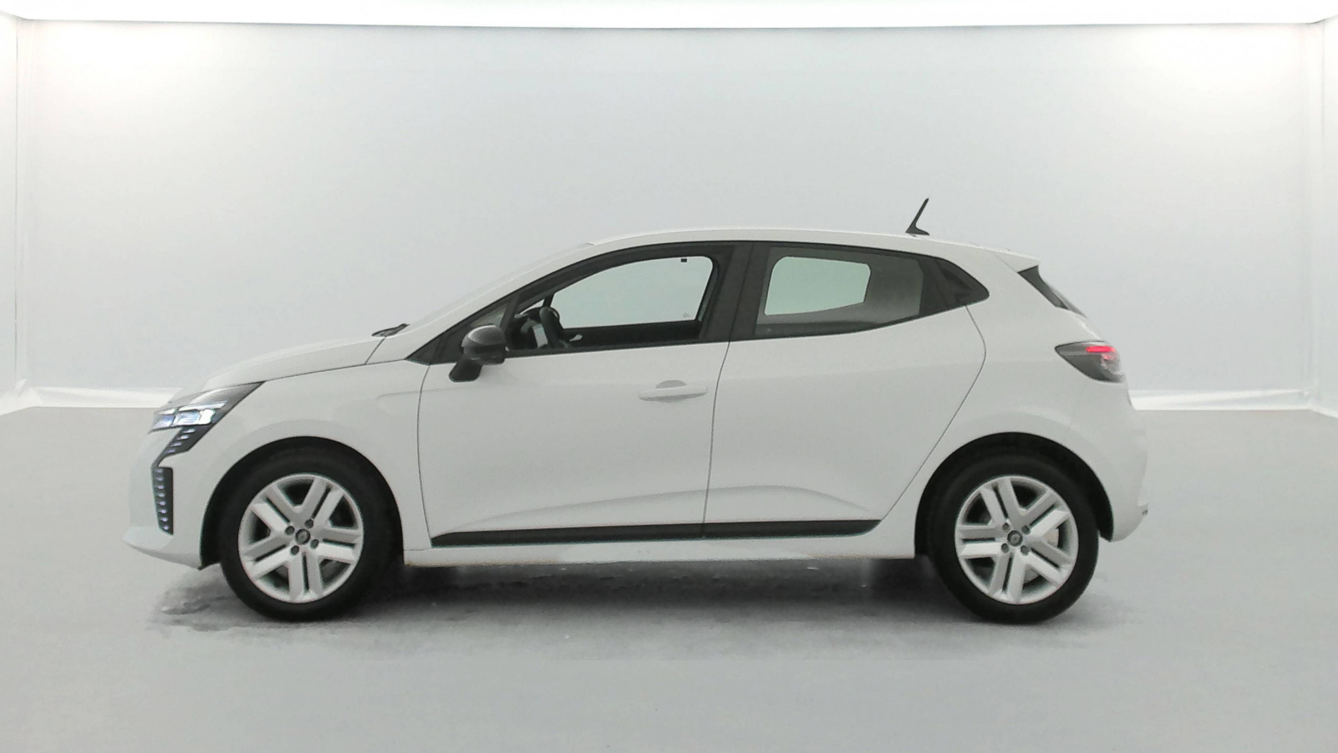 Vente en ligne Renault Clio 5 Clio TCe 90 au prix de 13 991 €