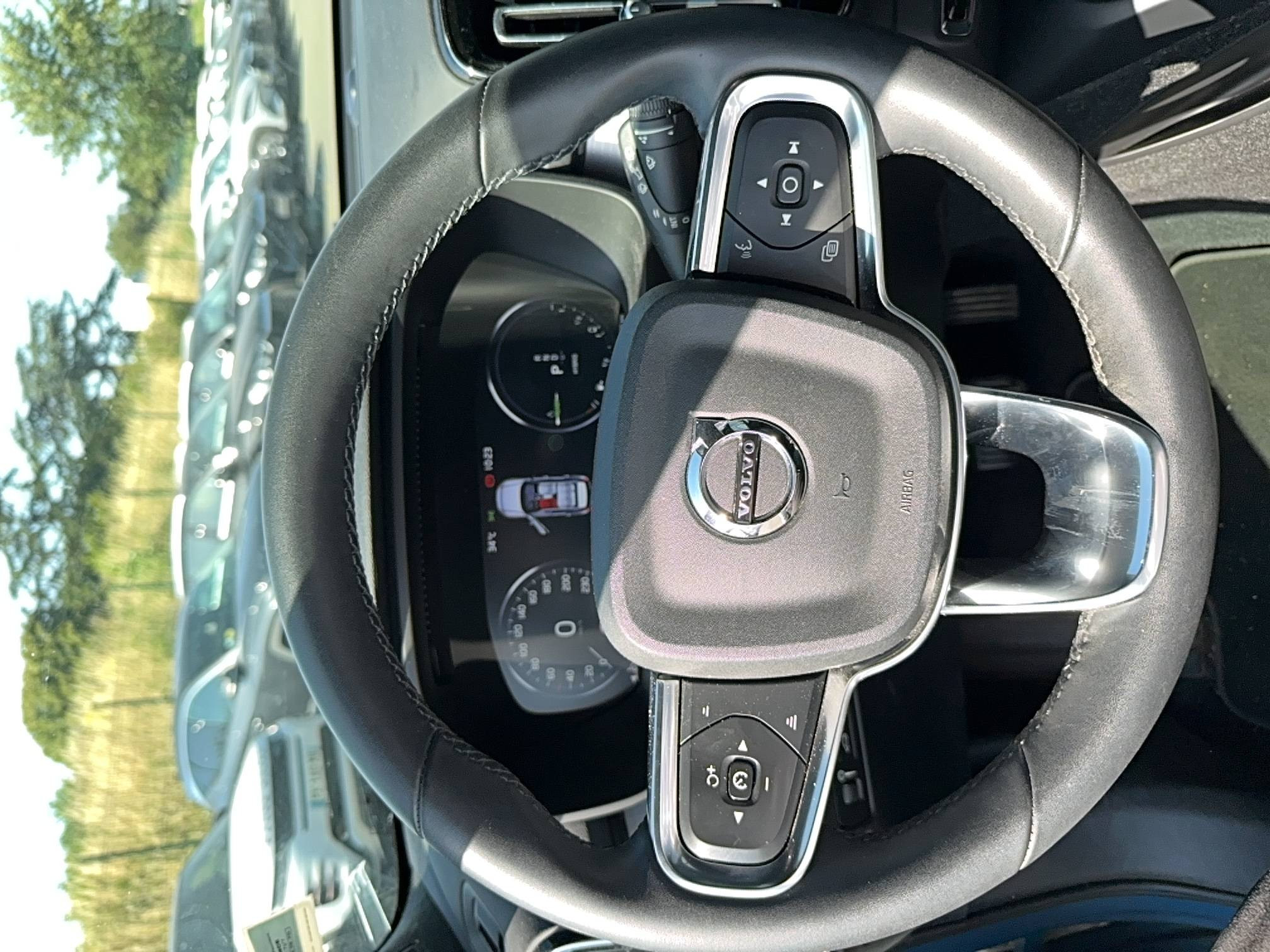 Vente en ligne Volvo XC40  T4 Recharge 129+82 ch DCT7 au prix de 26 460 €