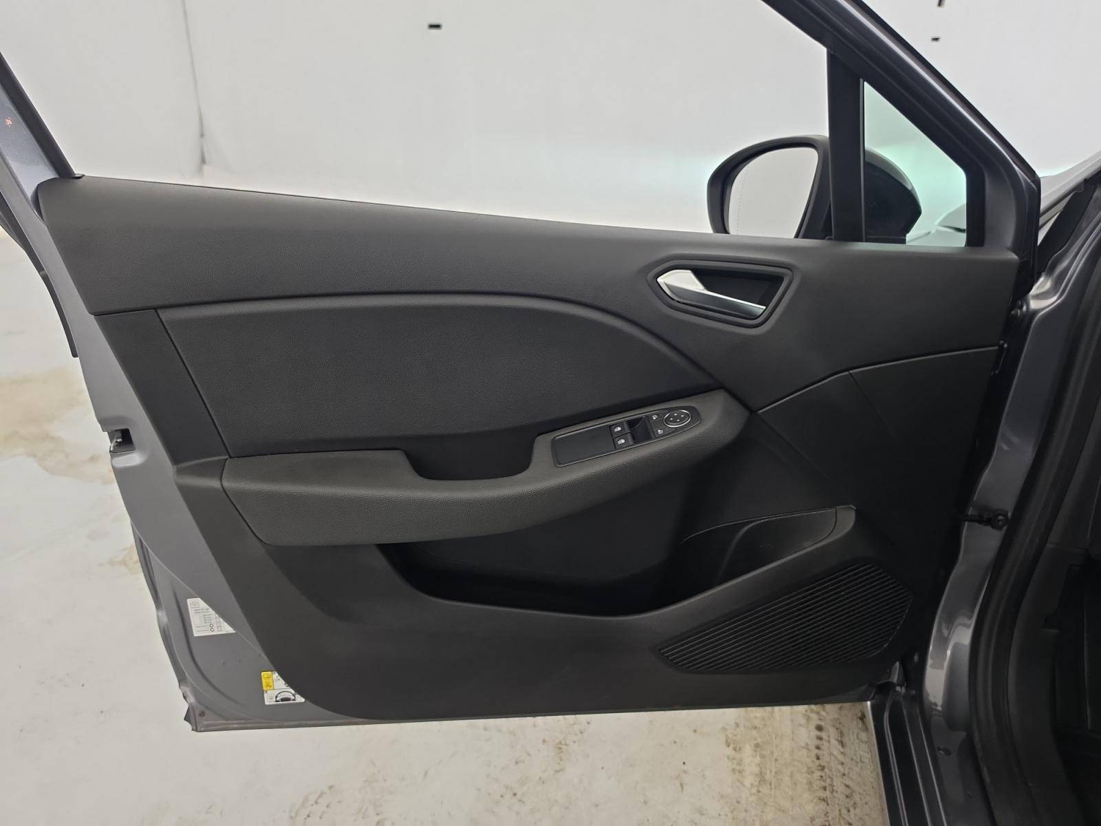 Vente en ligne Renault Clio 5 Clio TCe 90 au prix de 14 290 €