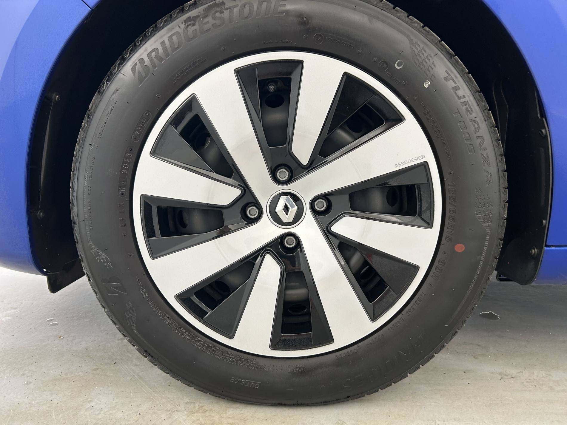 Vente en ligne Renault Clio 5 Clio TCe 90 au prix de 15 490 €