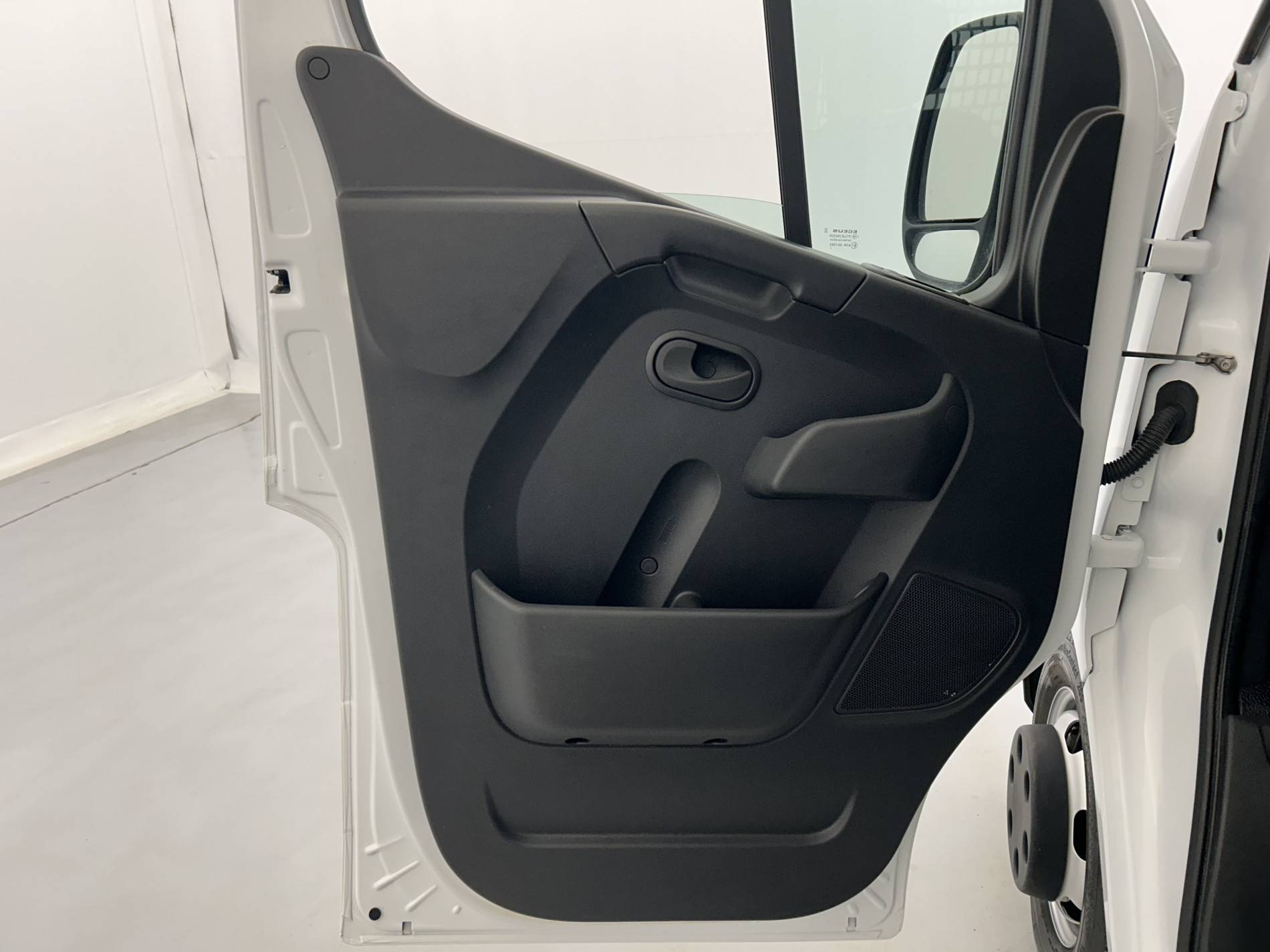 Vente en ligne Renault Master 3 Châssis Cabine MASTER CC PROP RJ3500 L2 PAFC BLUE DCI 130 EURO VI au prix de 33 990 €