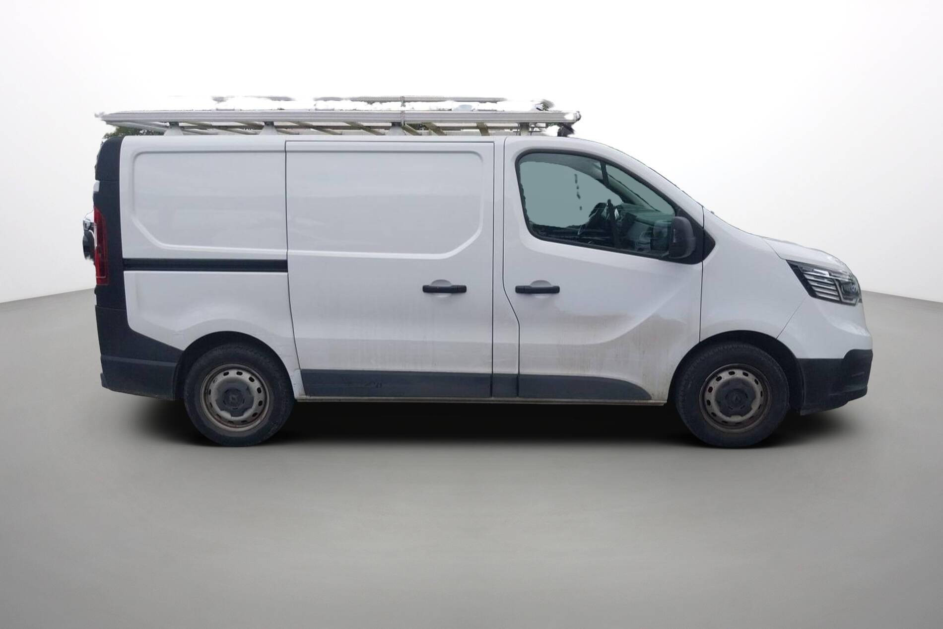 Vente en ligne Renault Trafic 3 Fourgon TRAFIC FGN L1H1 2800 KG BLUE DCI 110 au prix de 21 590 €