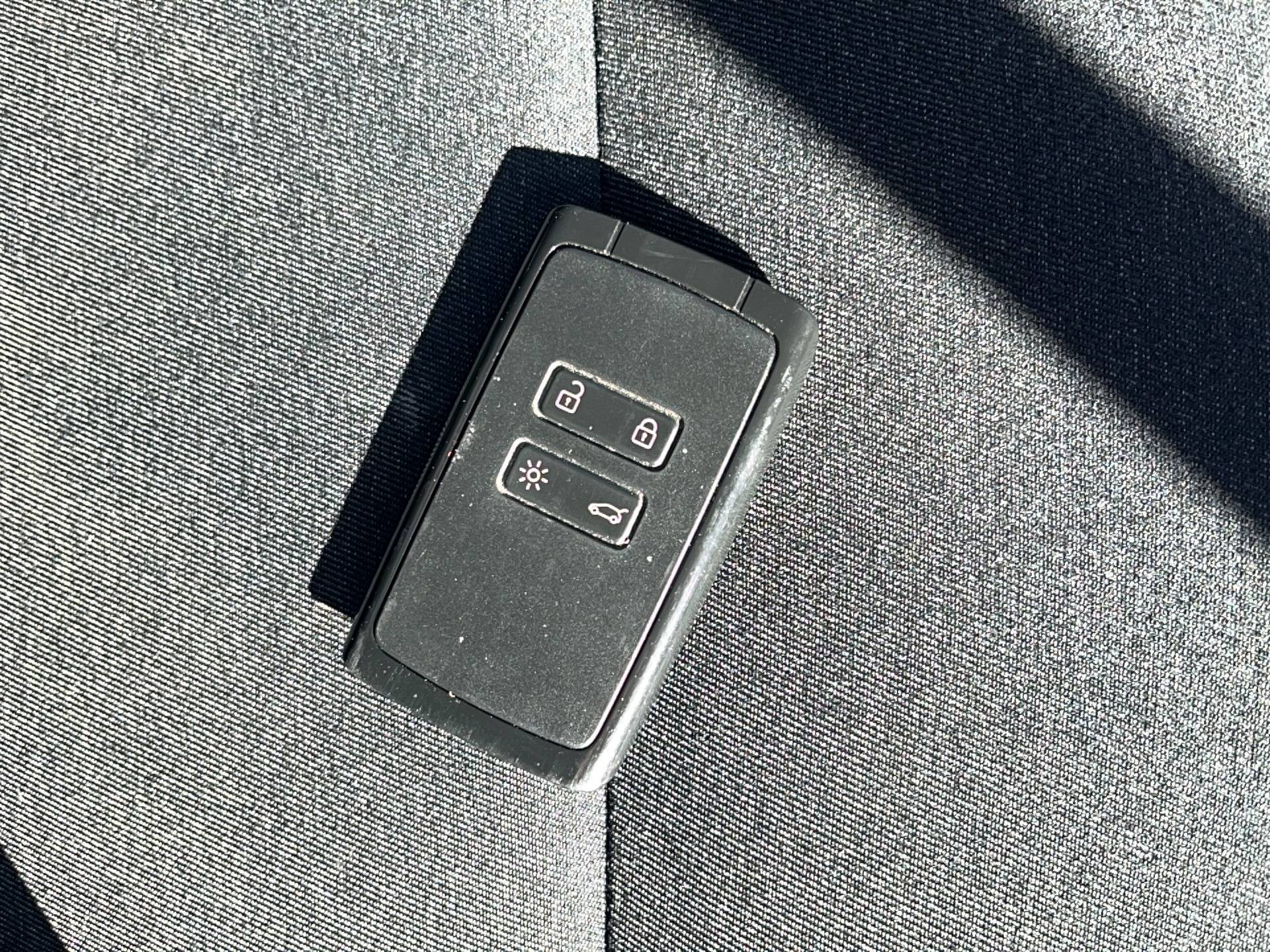 Vente en ligne Renault Clio 5 Clio E-Tech 140 - 21N au prix de 15 491 €