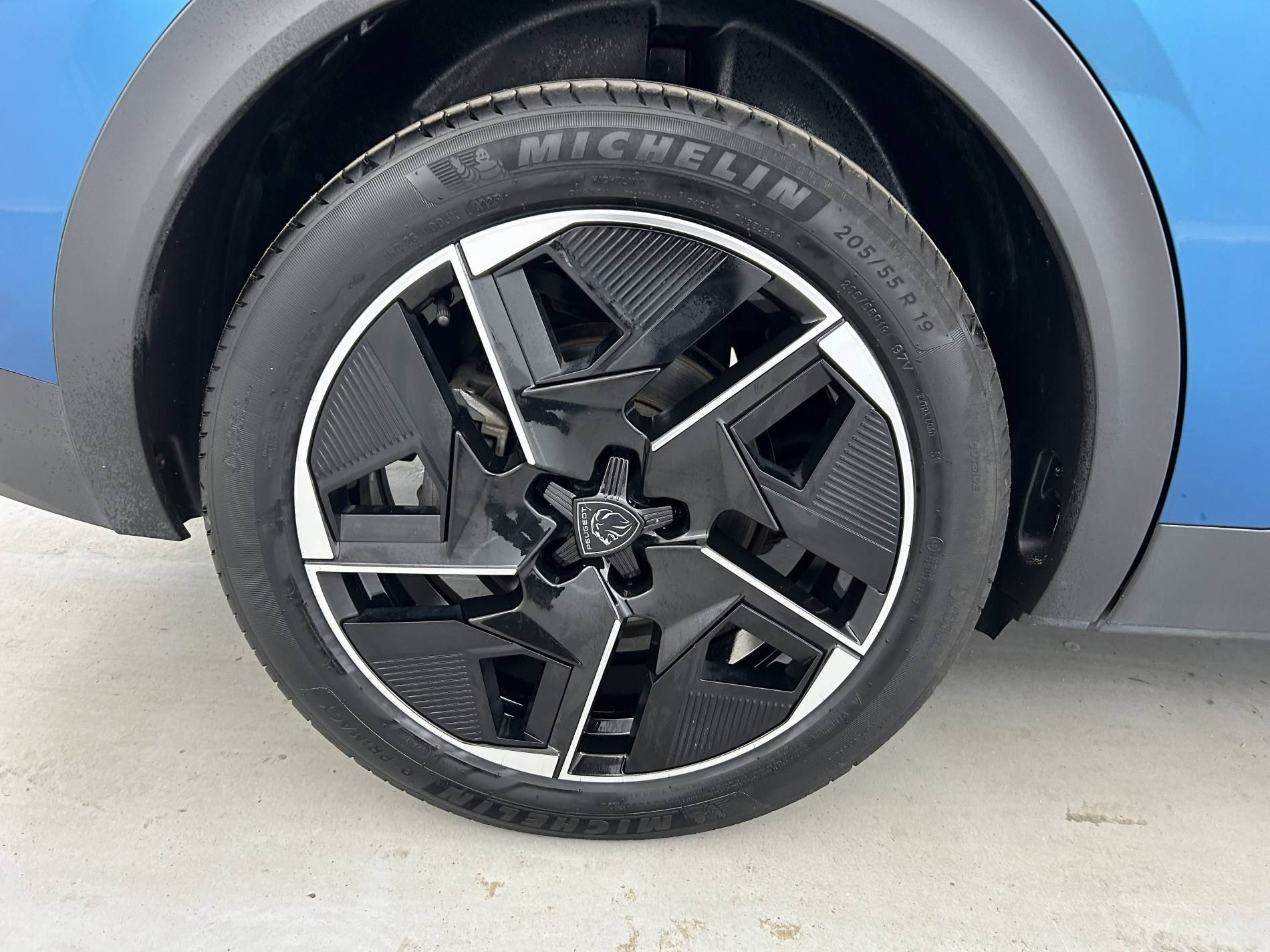 Vente en ligne Peugeot 408  PHEV 180 e-EAT8 au prix de 20 490 €