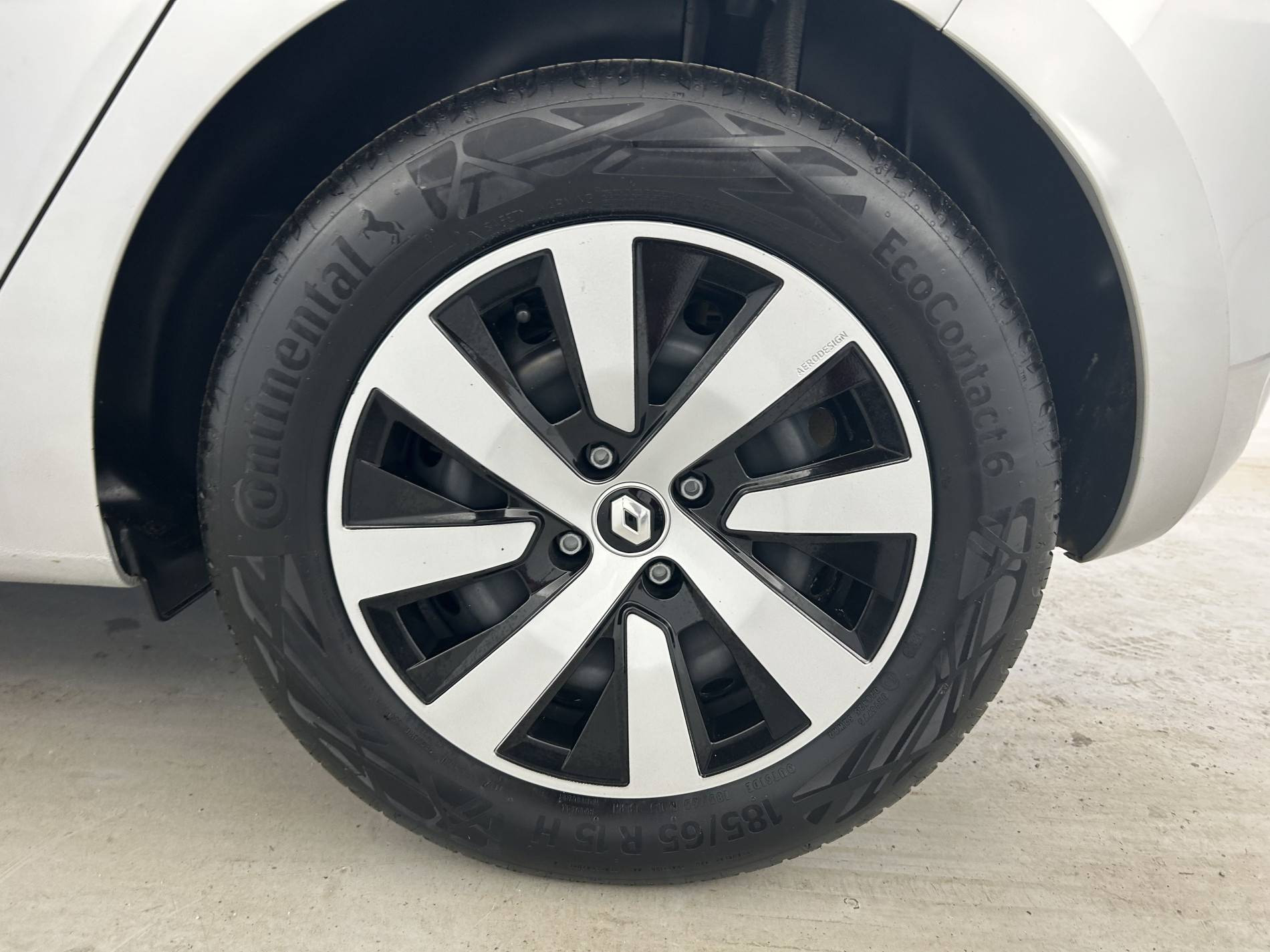 Vente en ligne Renault Clio 5 Clio TCe 90 au prix de 14 790 €