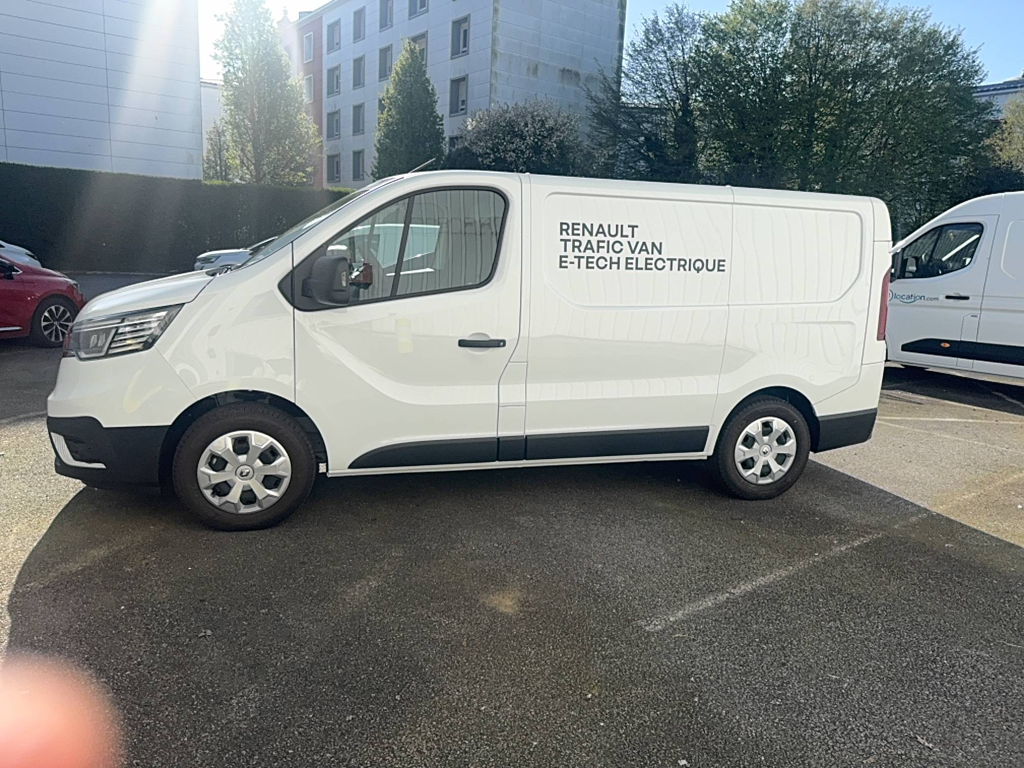 Vente en ligne Renault Trafic Van E-Tech FG GCF L1H1 52kWh AC22 au prix de 36 490 €