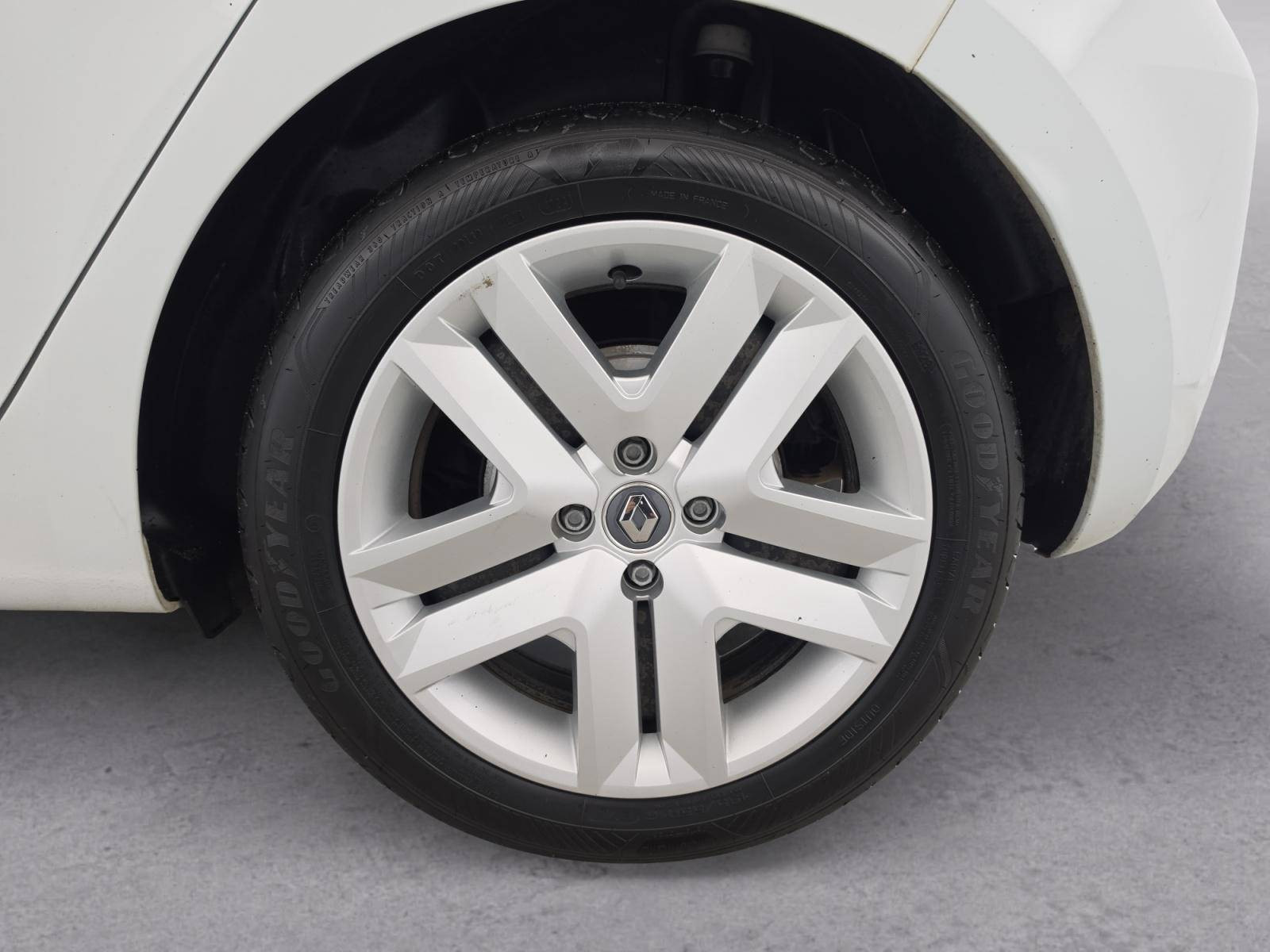 Vente en ligne Renault Clio 5 Clio E-Tech 140 au prix de 13 990 €
