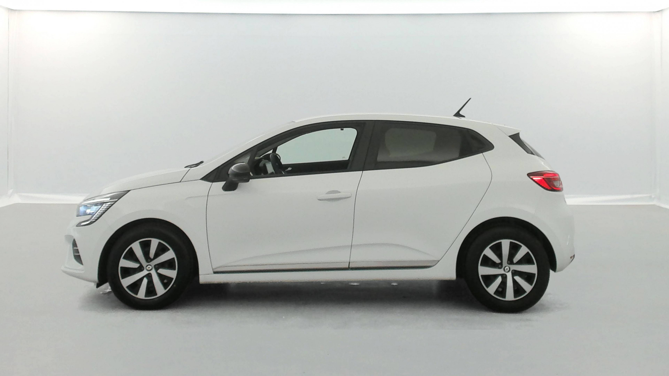 Vente en ligne Renault Clio 5 Clio TCe 90 au prix de 14 990 €