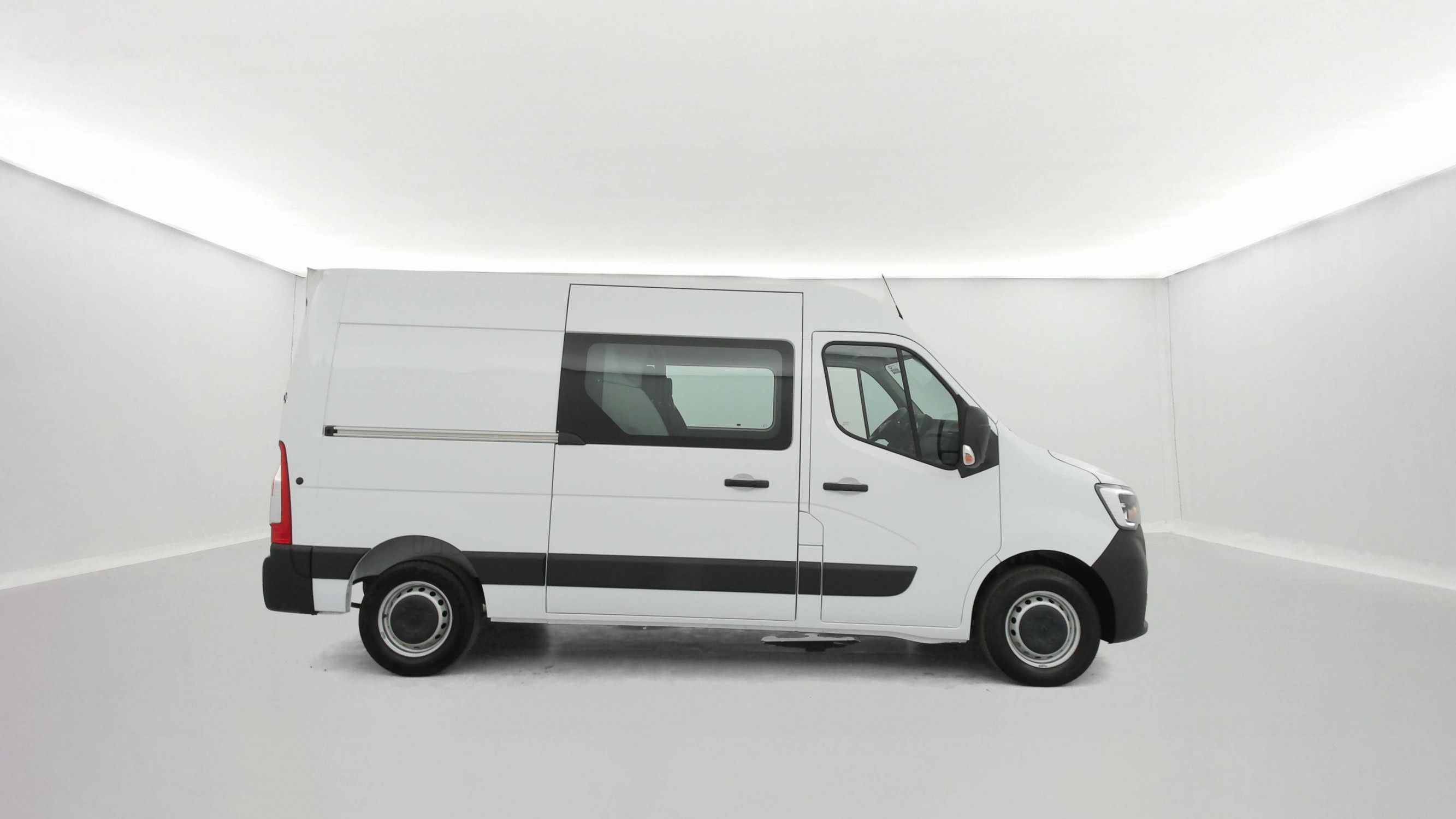 Vente en ligne Renault Master Fourgon MASTER CA TRAC F3500 L2H2 BLUE DCI 150 au prix de 26 990 €