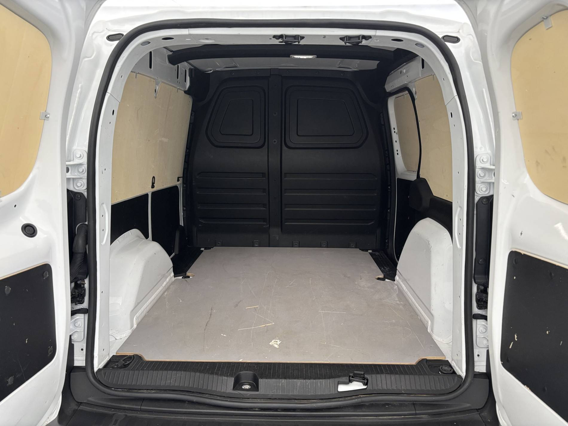Vente en ligne Renault Kangoo Van  FG TOLE BLUE DCI 95 L1 GSR2 au prix de 18 390 €