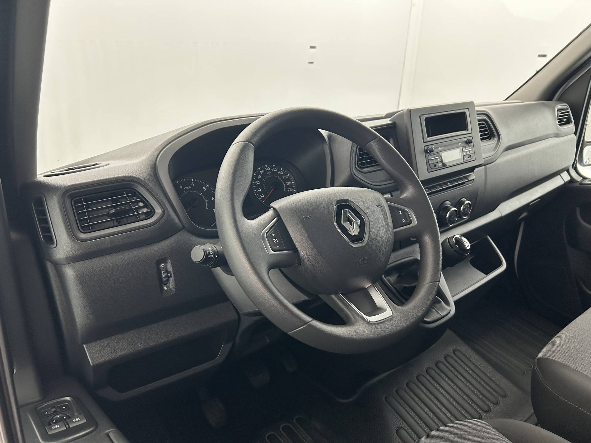 Vente en ligne Renault Master Fourgon MASTER FGN TRAC F3500 L3H3 BLUE DCI 135 au prix de 28 900 €