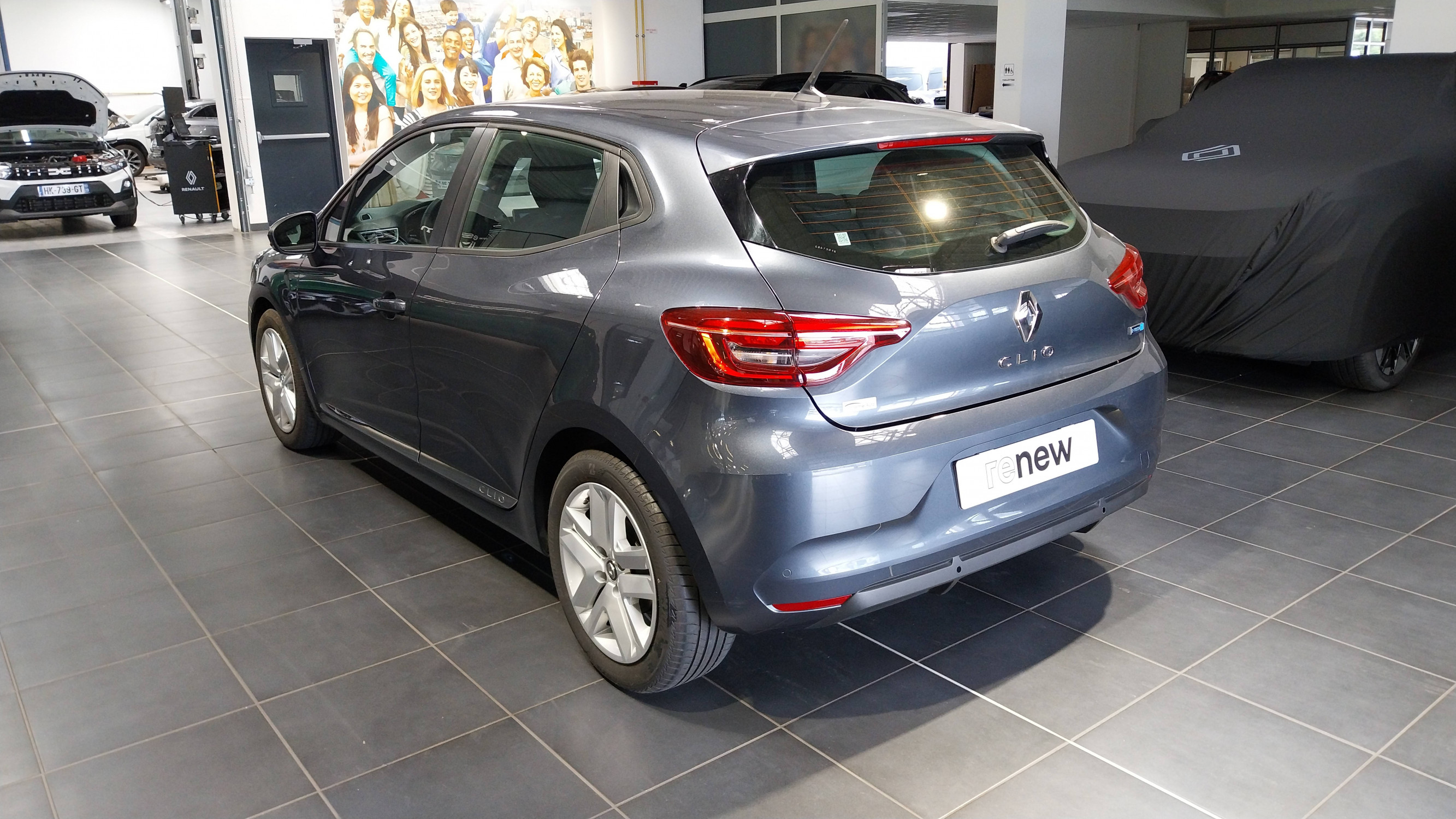 Vente en ligne Renault Clio 5 Clio E-Tech 140 - 21N au prix de 15 990 €