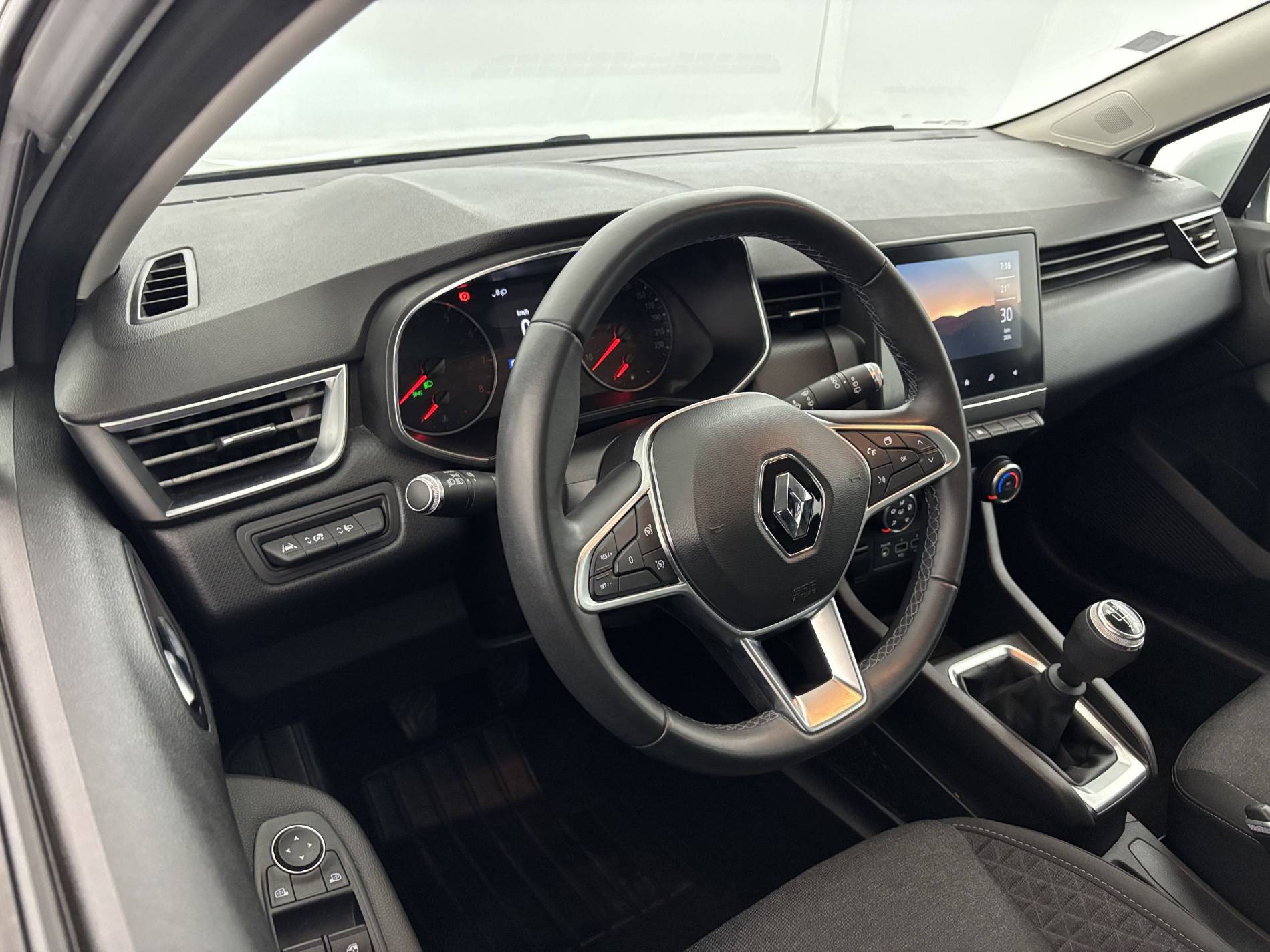 Vente en ligne Renault Clio 5 Clio TCe 90 - 21 au prix de 13 990 €
