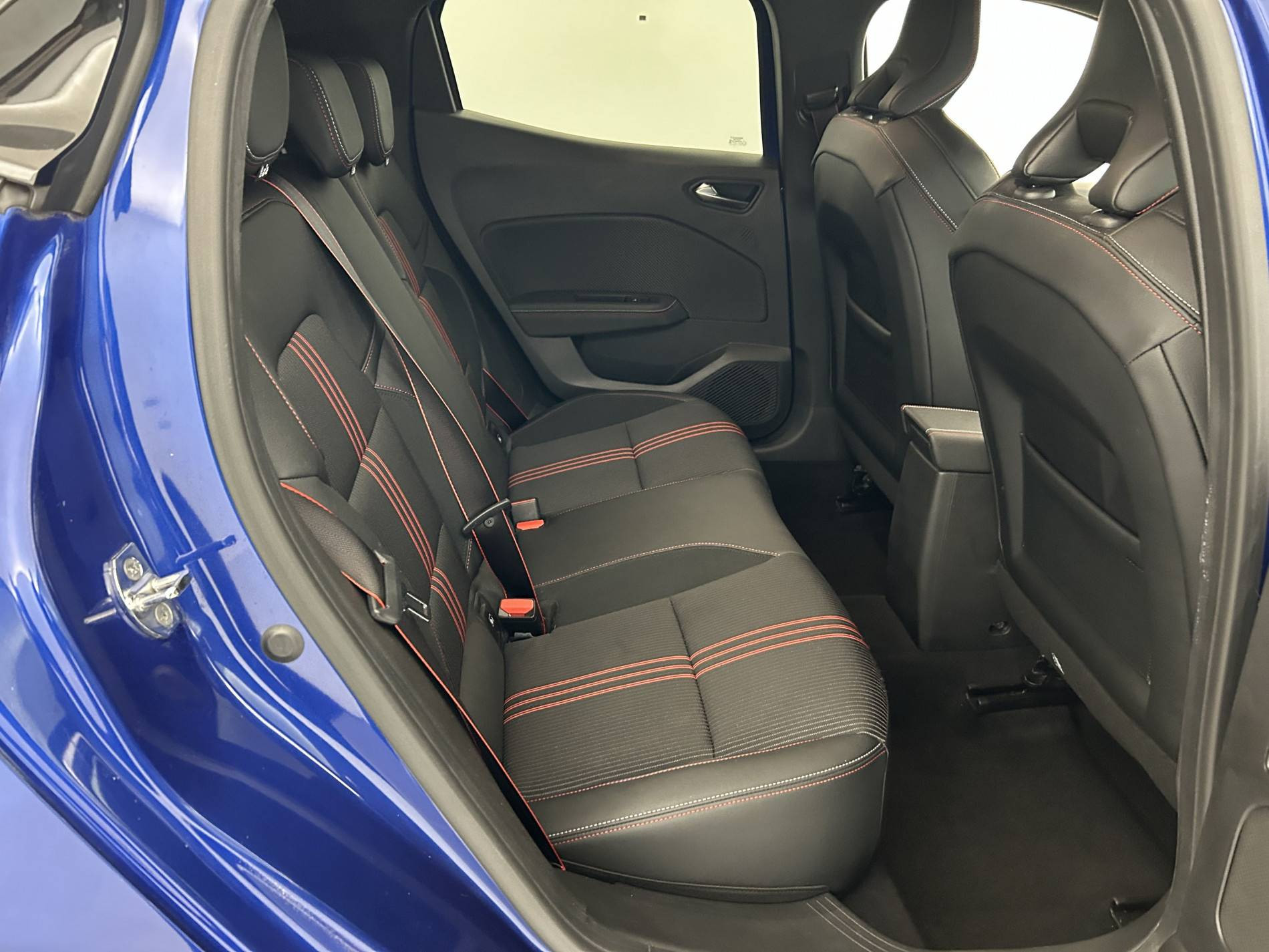 Vente en ligne Renault Clio 5 Clio TCe 140 - 21N au prix de 14 990 €