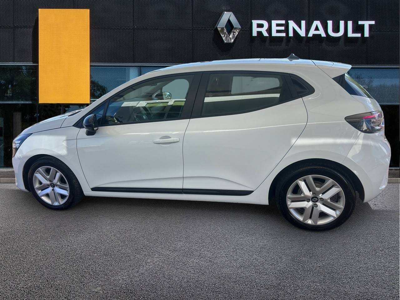 Vente en ligne Renault Clio 5 Clio E-Tech full hybrid 145 ch GSR2 au prix de 20 490 €