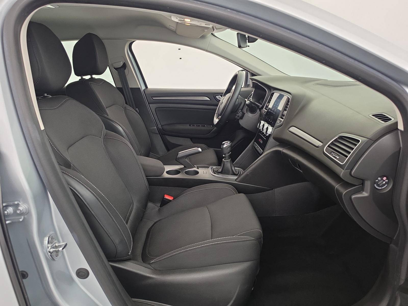 Vente en ligne Renault Megane 4 Mégane IV Berline Blue dCi 115 au prix de 13 990 €