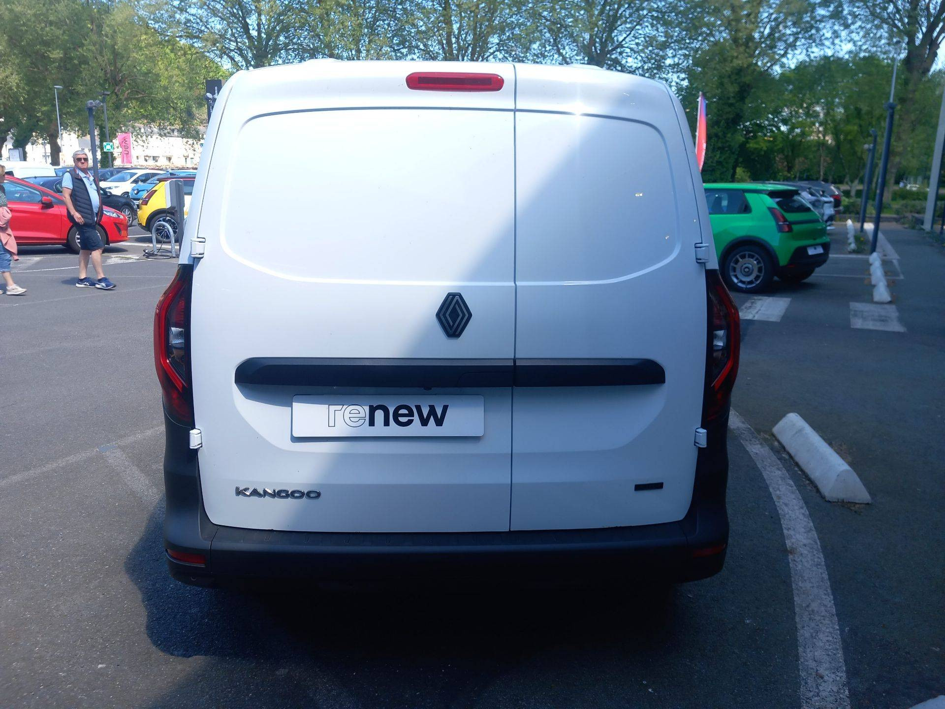 Vente en ligne Renault Kangoo Van E-Tech  FG TOLE L2 AC11 GSR2 au prix de 29 990 €