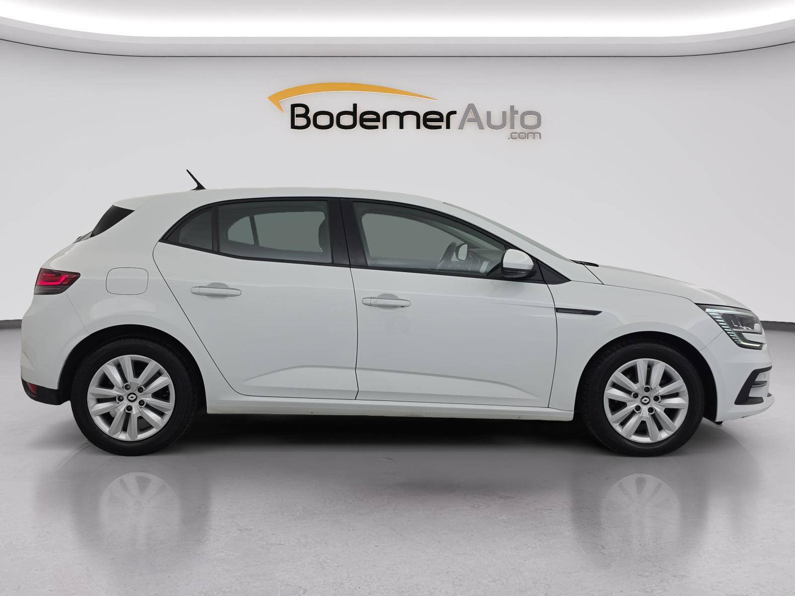 Vente en ligne Renault Megane 4  Blue dCi 115 au prix de 13 490 €