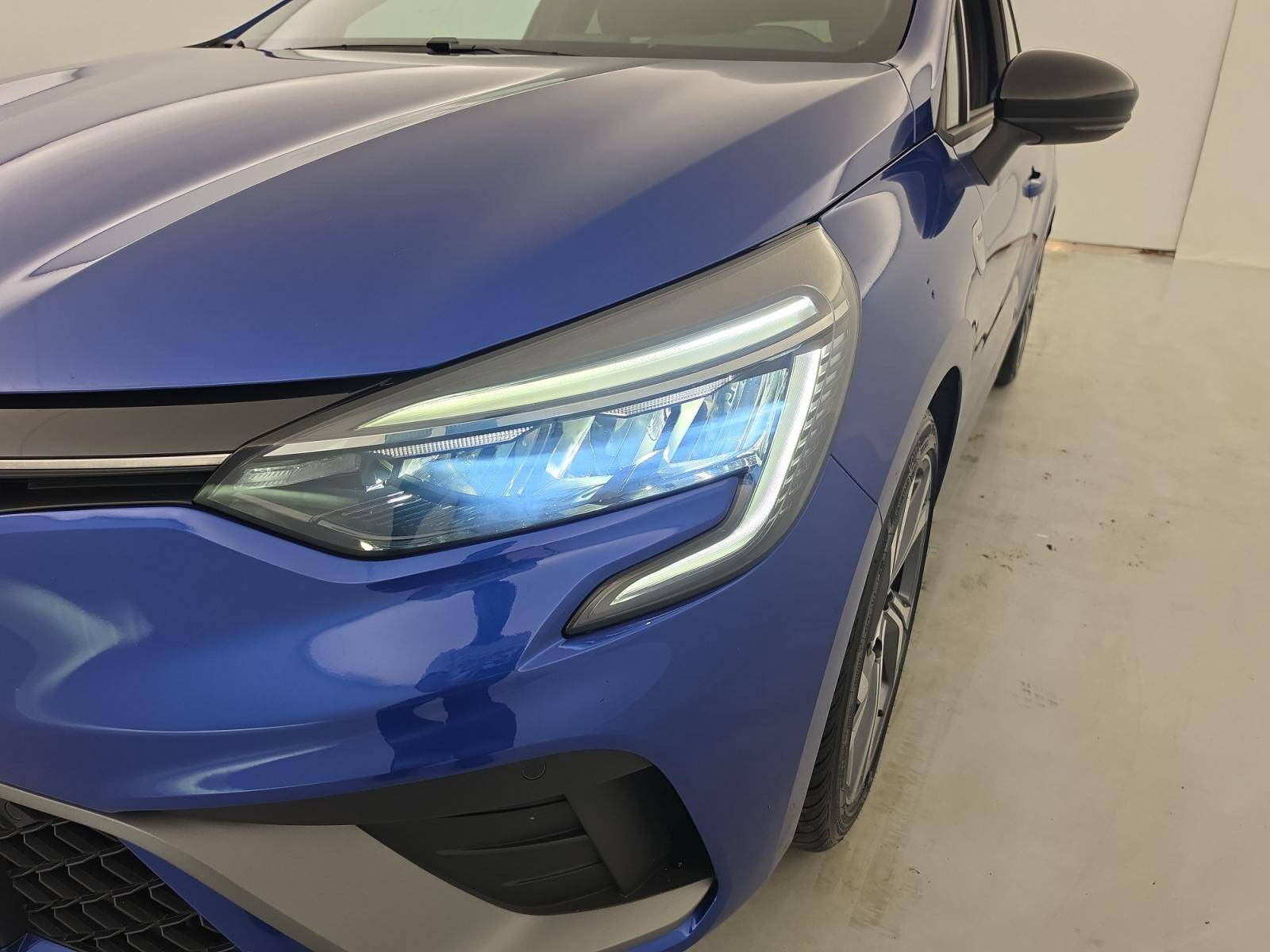 Vente en ligne Renault Clio 5 Clio E-Tech hybride 145 au prix de 19 490 €