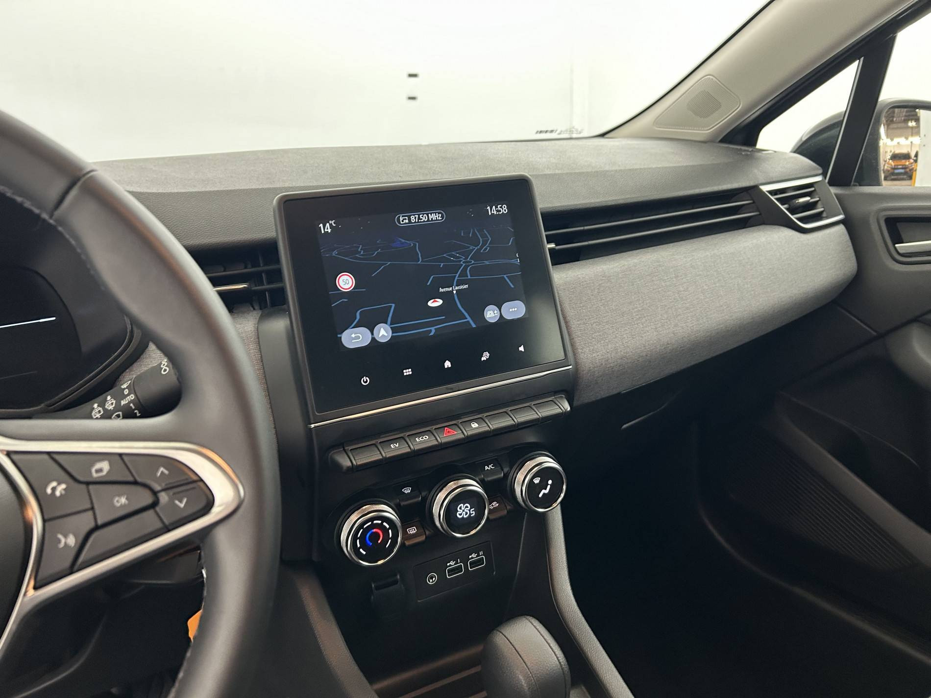 Vente en ligne Renault Clio 5 Clio E-Tech full hybrid 145 ch GSR2 au prix de 18 990 €