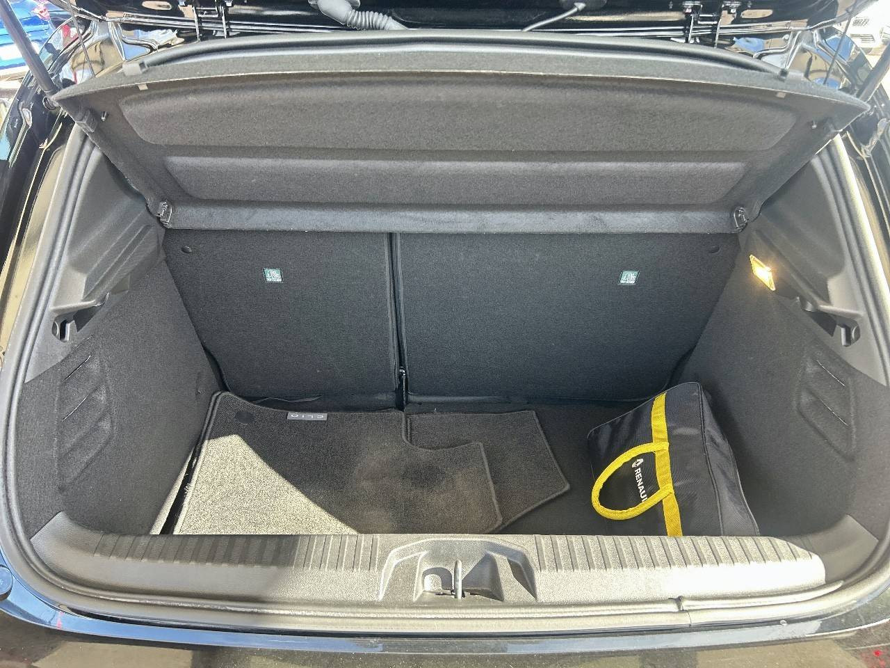 Vente en ligne Renault Clio 5 Clio TCe 90 - 21N au prix de 14 990 €