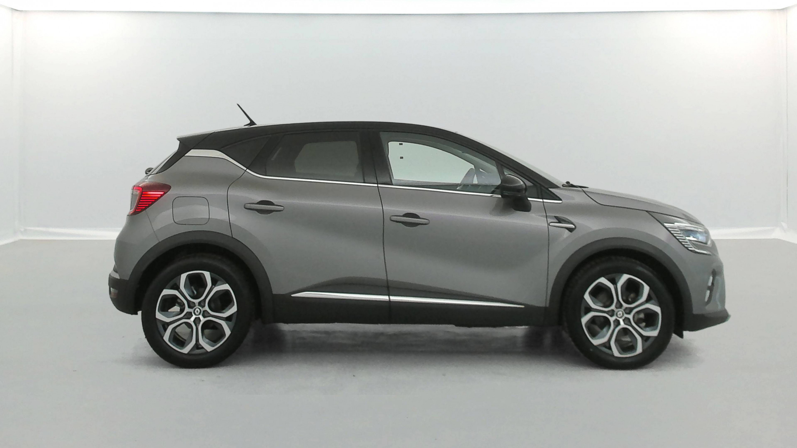 Vente en ligne Renault Captur  E-Tech 145 - 21 au prix de 18 990 €