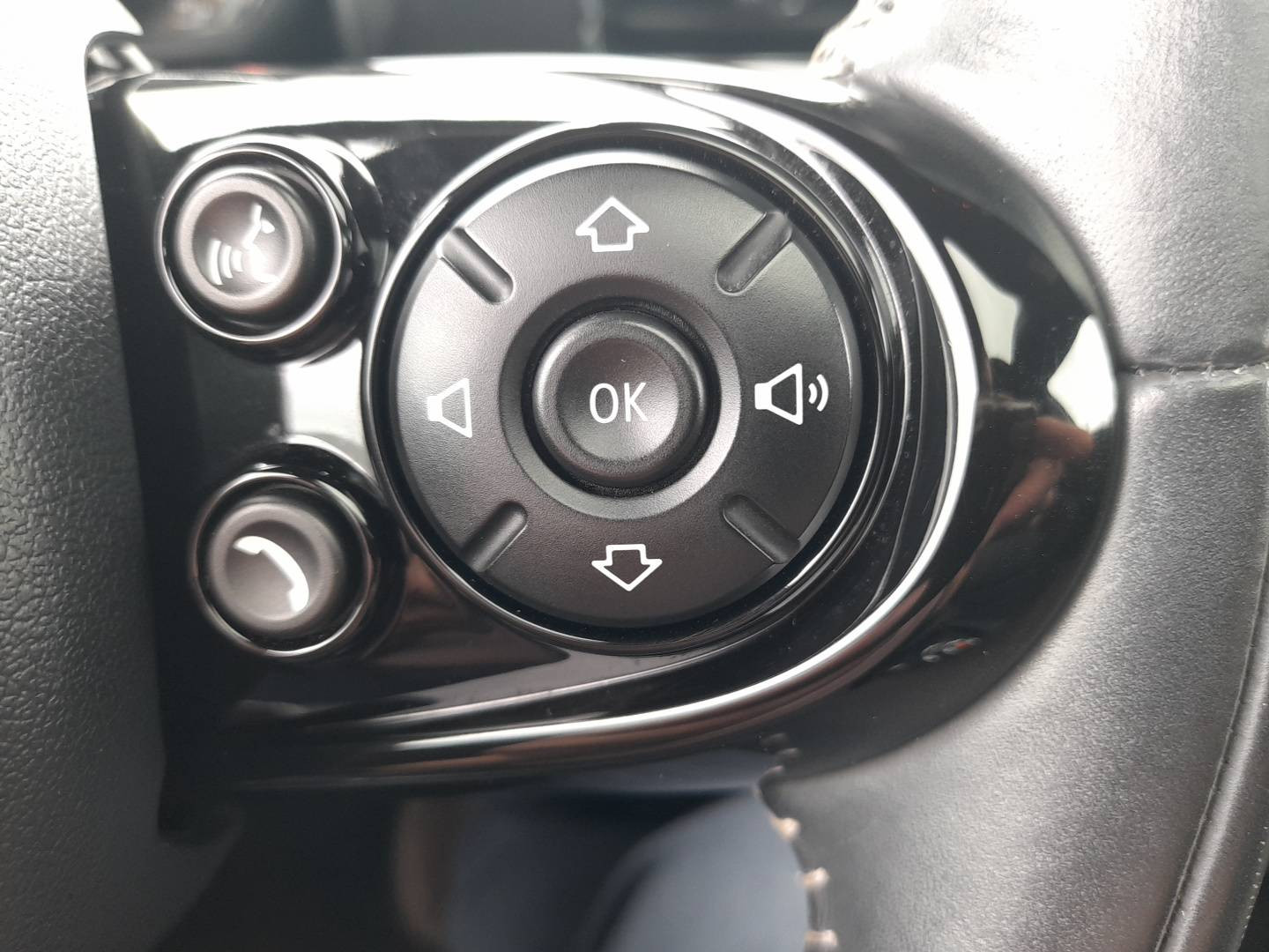 Vente en ligne Mini Clubman Clubman Cooper 136 ch BVA7 au prix de 17 900 €