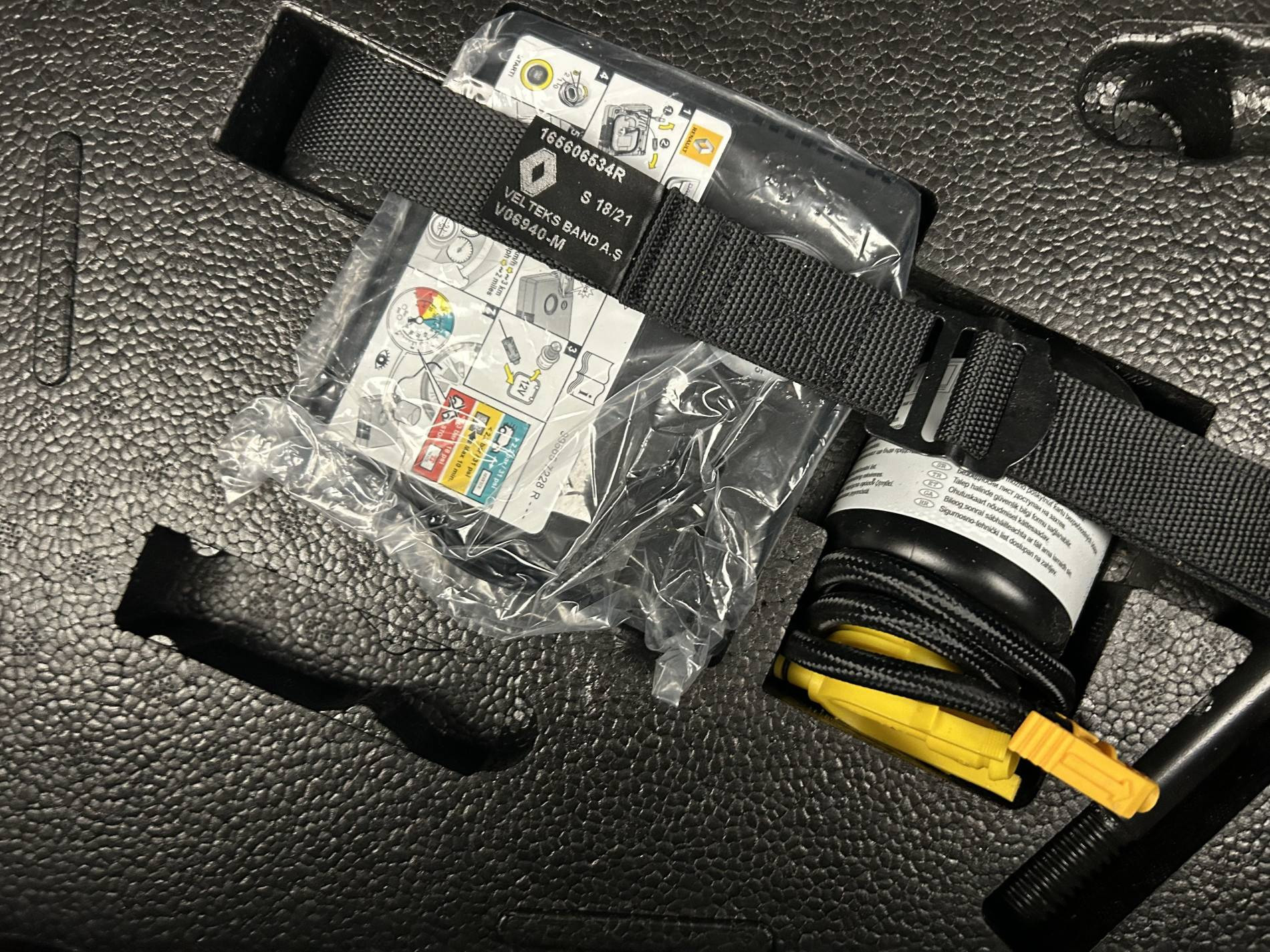 Vente en ligne Renault Clio 5 Clio E-Tech 140 - 21N au prix de 11 990 €