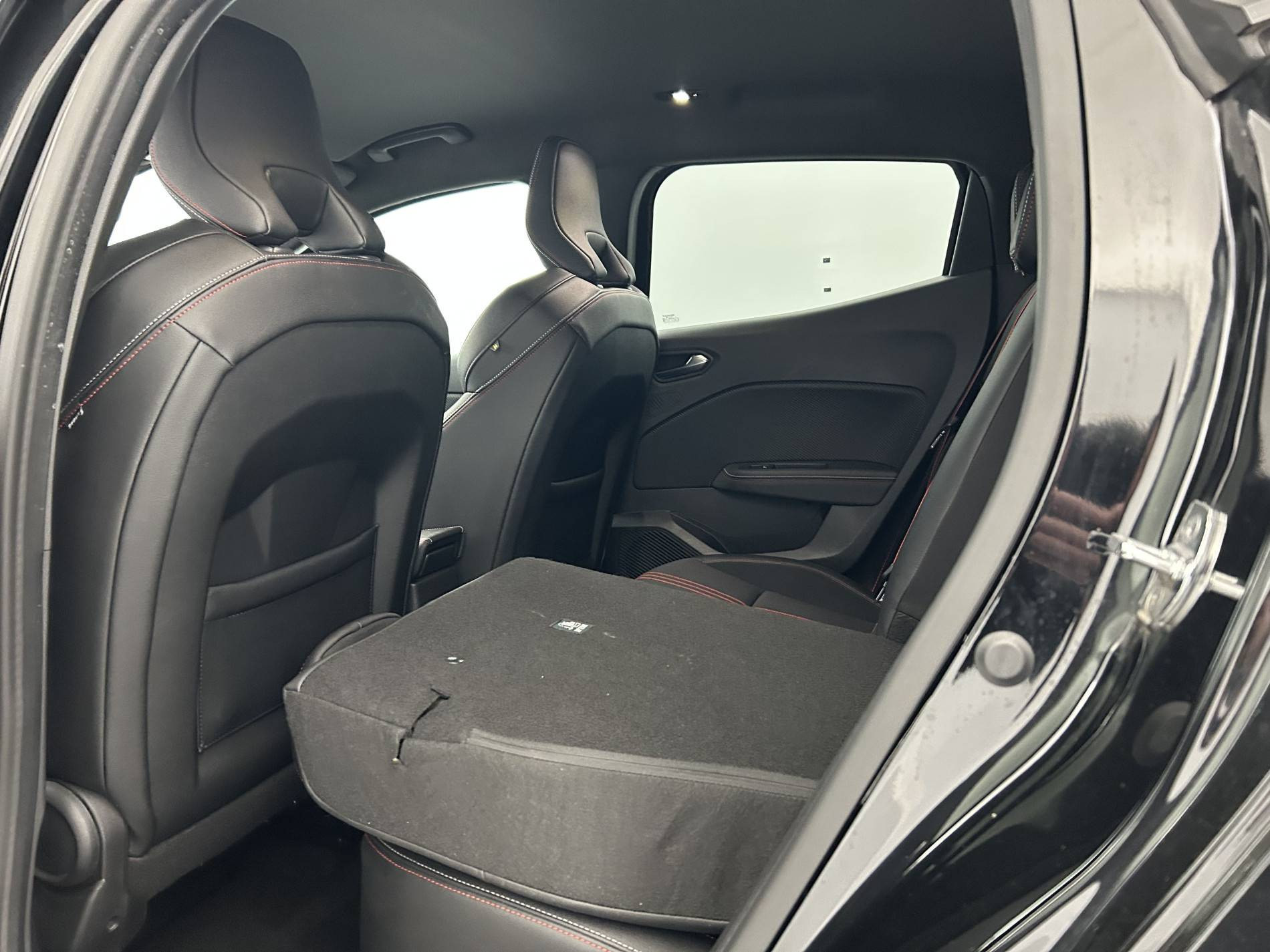 Vente en ligne Renault Clio 5 Clio E-Tech 140 - 21N au prix de 15 000 €