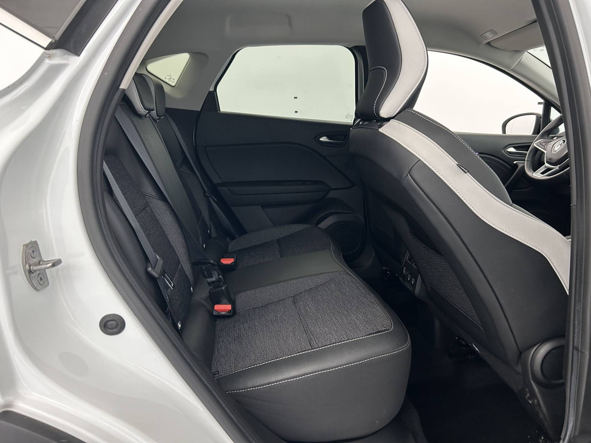 Vente en ligne Renault Captur  E-Tech hybride 145 au prix de 19 990 €