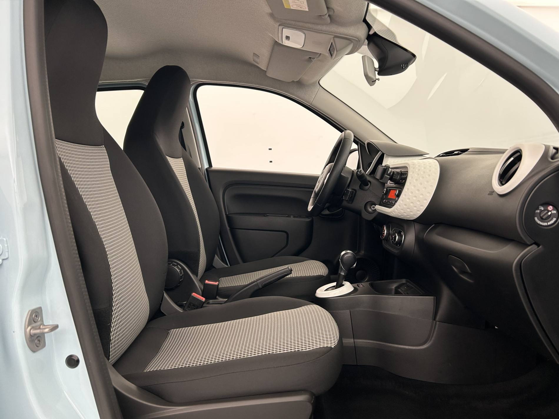 Vente en ligne Renault Twingo Electrique Twingo III E-Tech au prix de 12 790 €