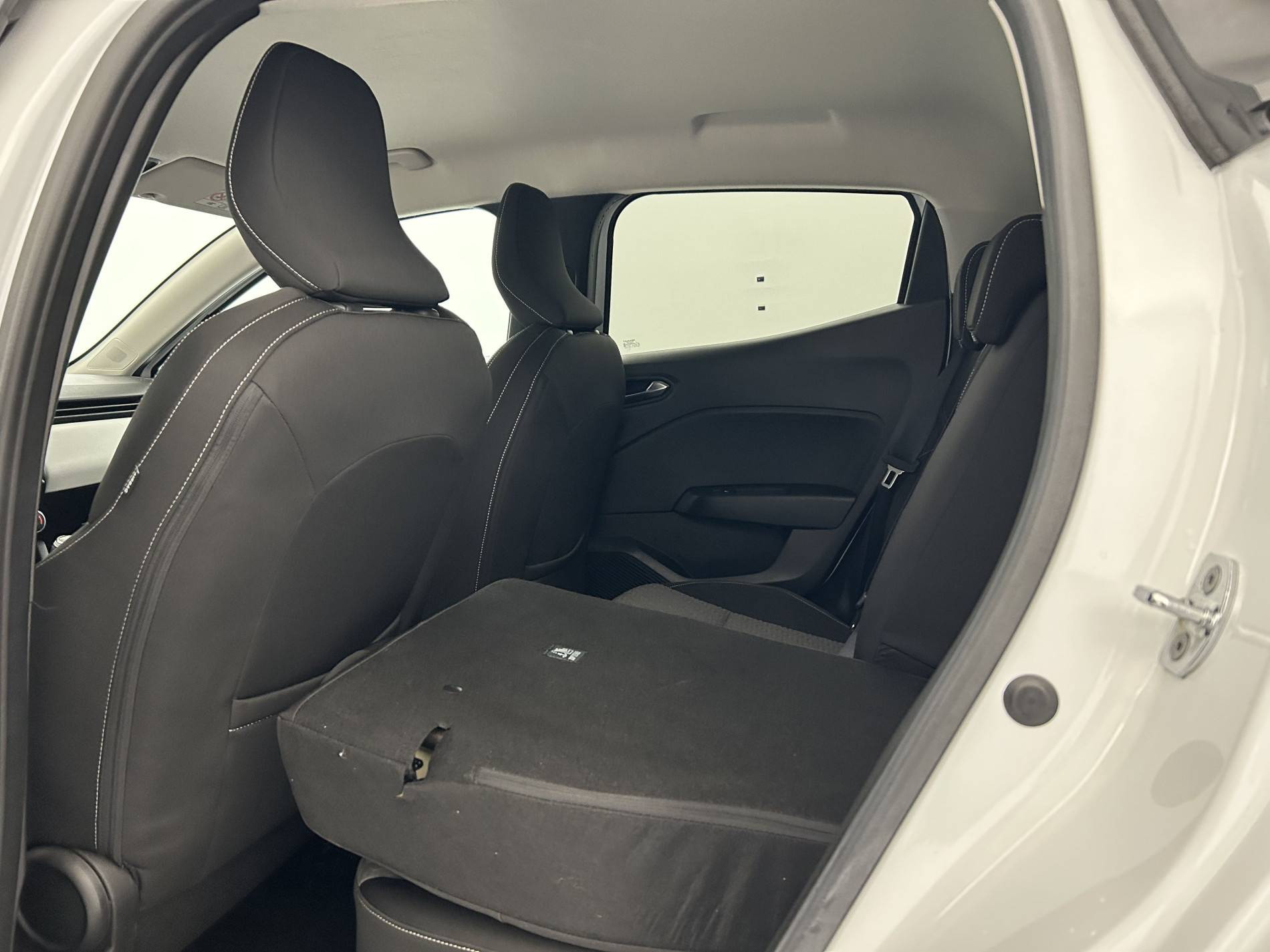 Vente en ligne Renault Clio 5 Clio TCe 90 au prix de 14 990 €