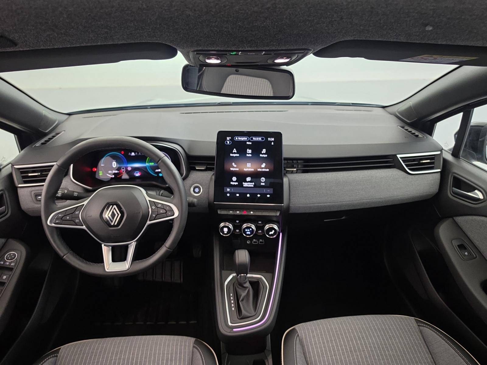 Vente en ligne Renault Clio 5 Clio E-Tech full hybrid 145 au prix de 17 590 €