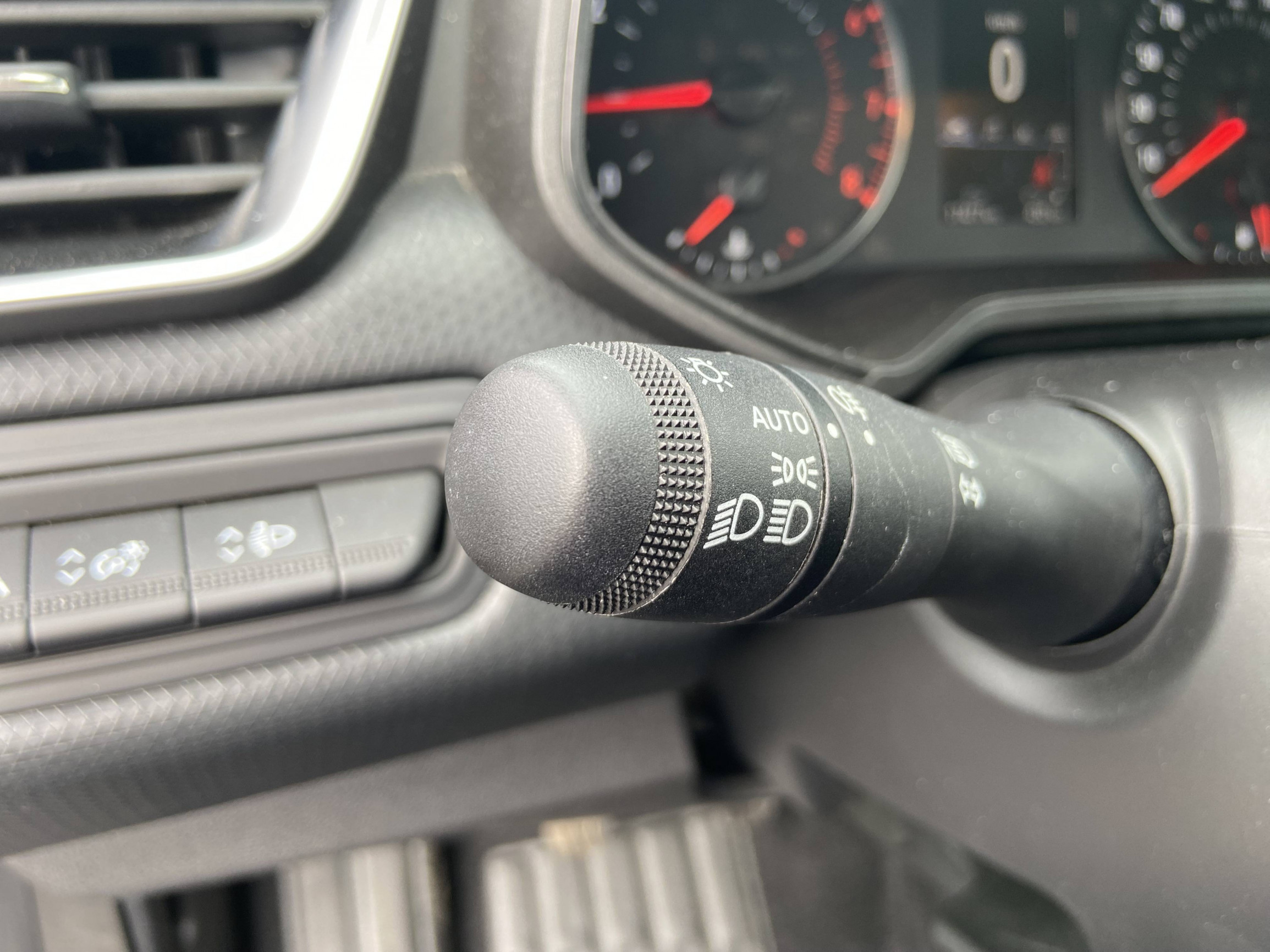 Vente en ligne Renault Clio 5 Clio TCe 90 au prix de 13 890 €
