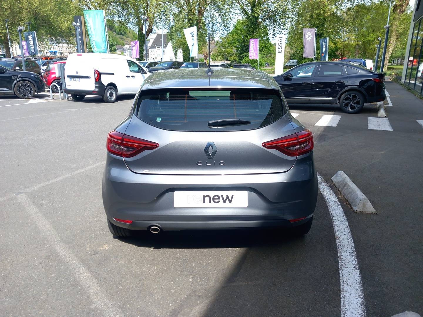 Vente en ligne Renault Clio 5 Clio SCe 65 au prix de 12 190 €