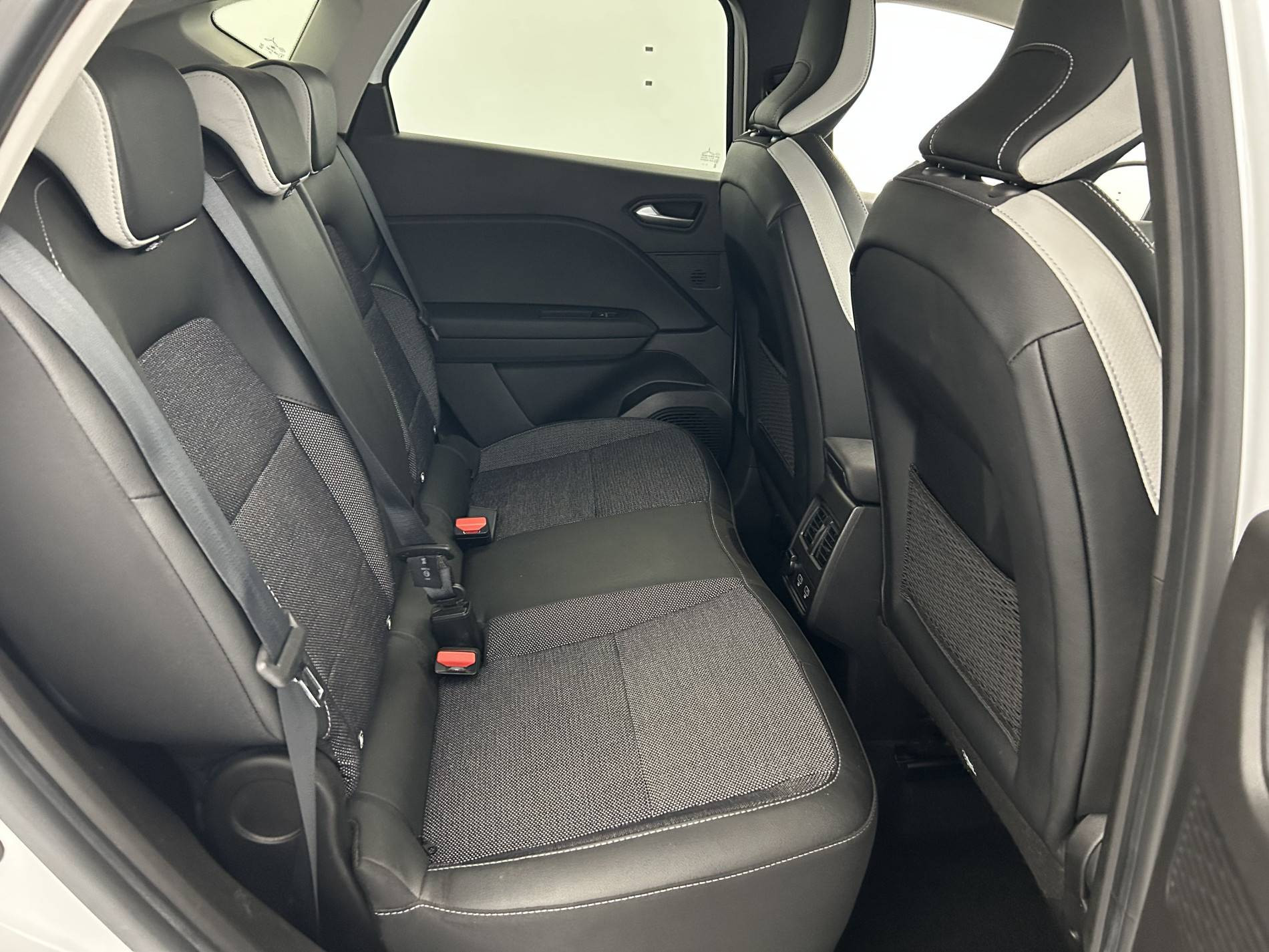 Vente en ligne Renault Captur  mild hybrid 160 EDC au prix de 19 990 €