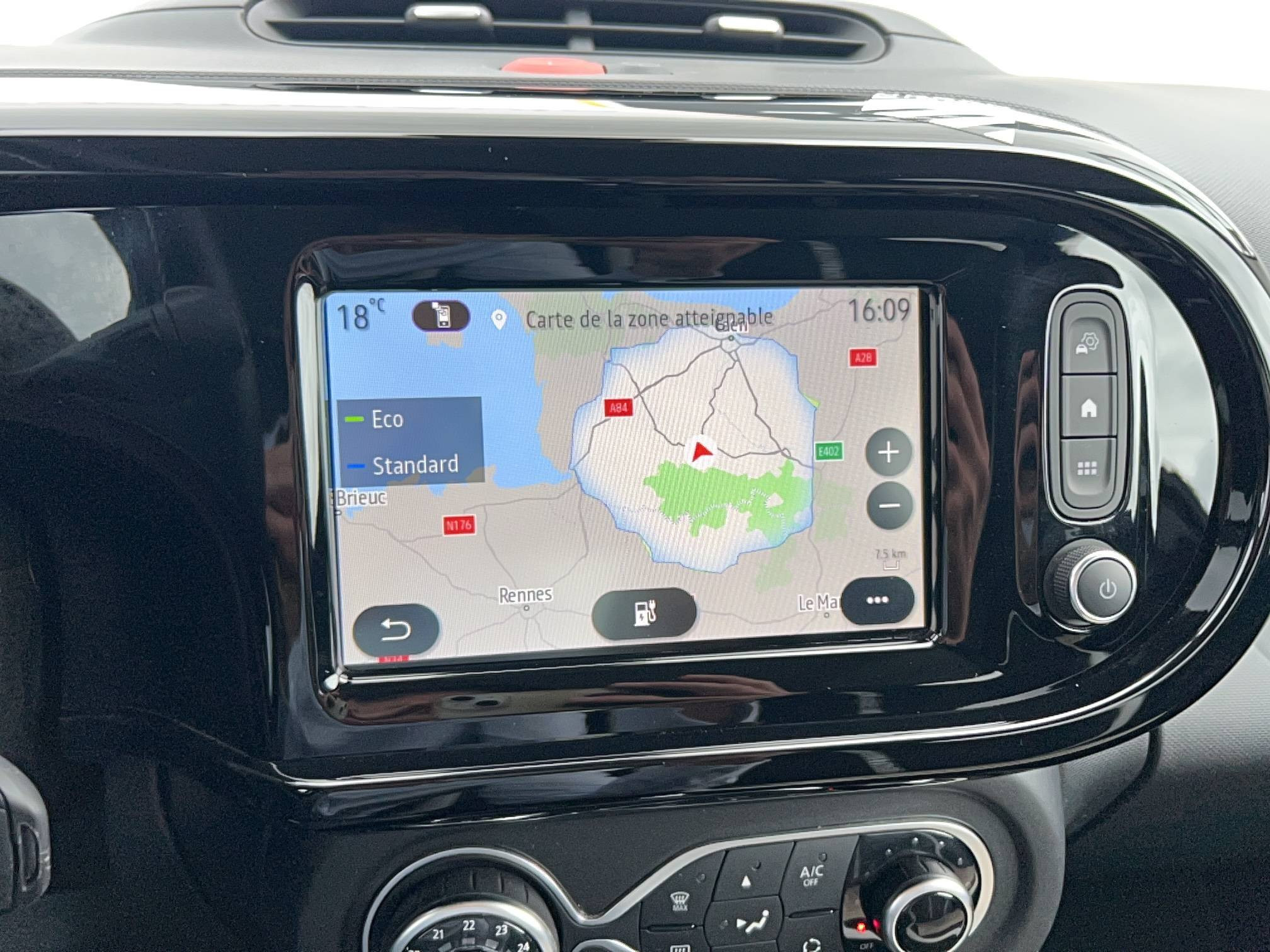 Vente en ligne Renault Twingo Electrique Twingo III E-Tech au prix de 13 890 €