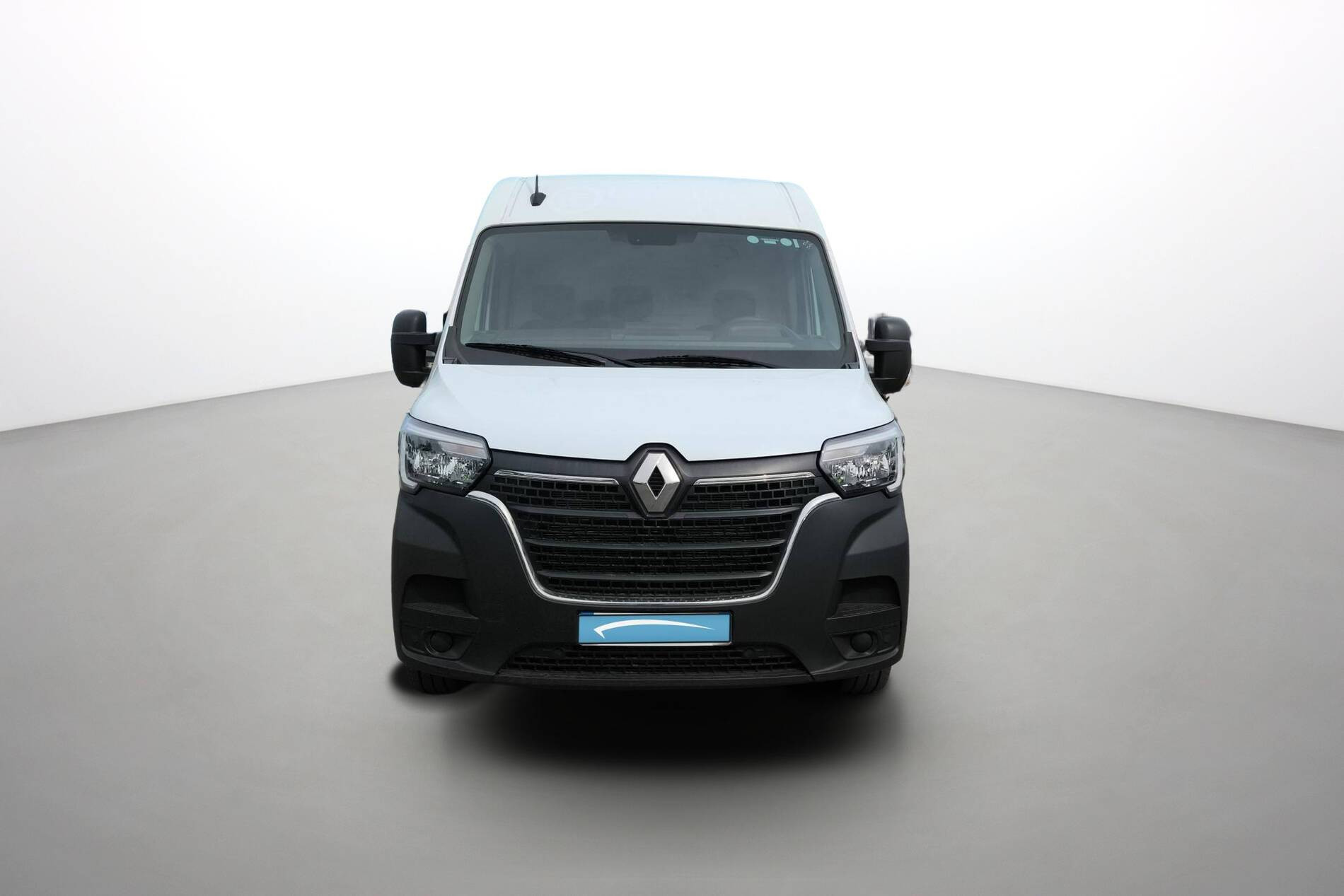 Vente en ligne Renault Master Fourgon MASTER FGN TRAC F3500 L2H2 BLUE DCI 135 au prix de 26 490 €