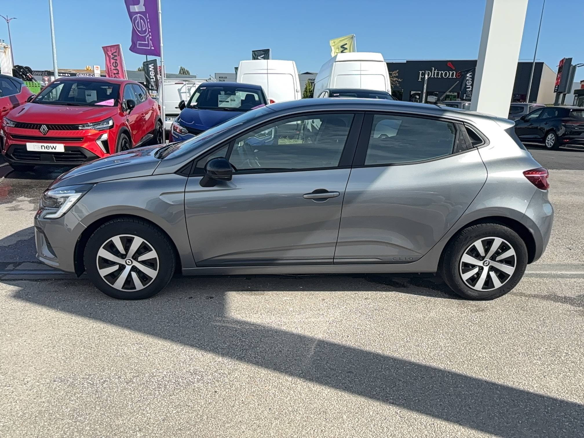 Vente en ligne Renault Clio 5 Clio TCe 90 au prix de 12 990 €