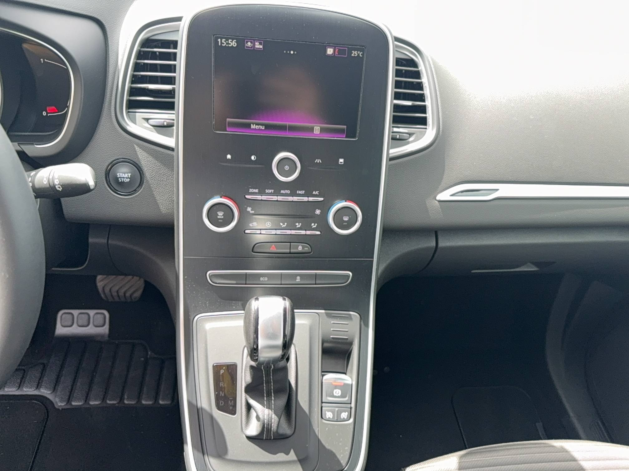 Vente en ligne Renault Grand Scenic 4 Grand Scenic TCe 140 EDC au prix de 22 830 €