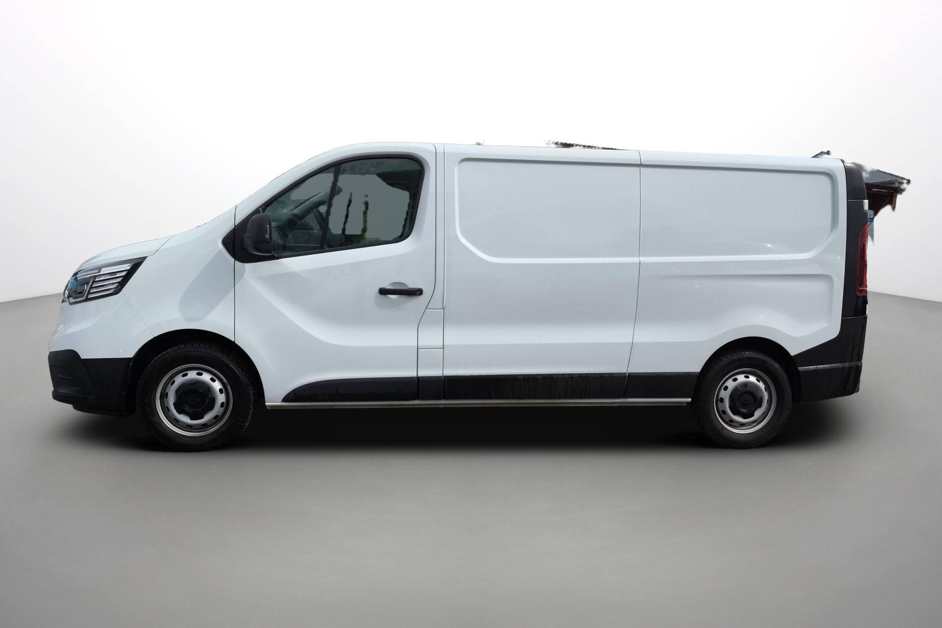 Vente en ligne Renault Trafic 3 Fourgon TRAFIC FGN L2H1 3000 KG BLUE DCI 130 au prix de 22 990 €