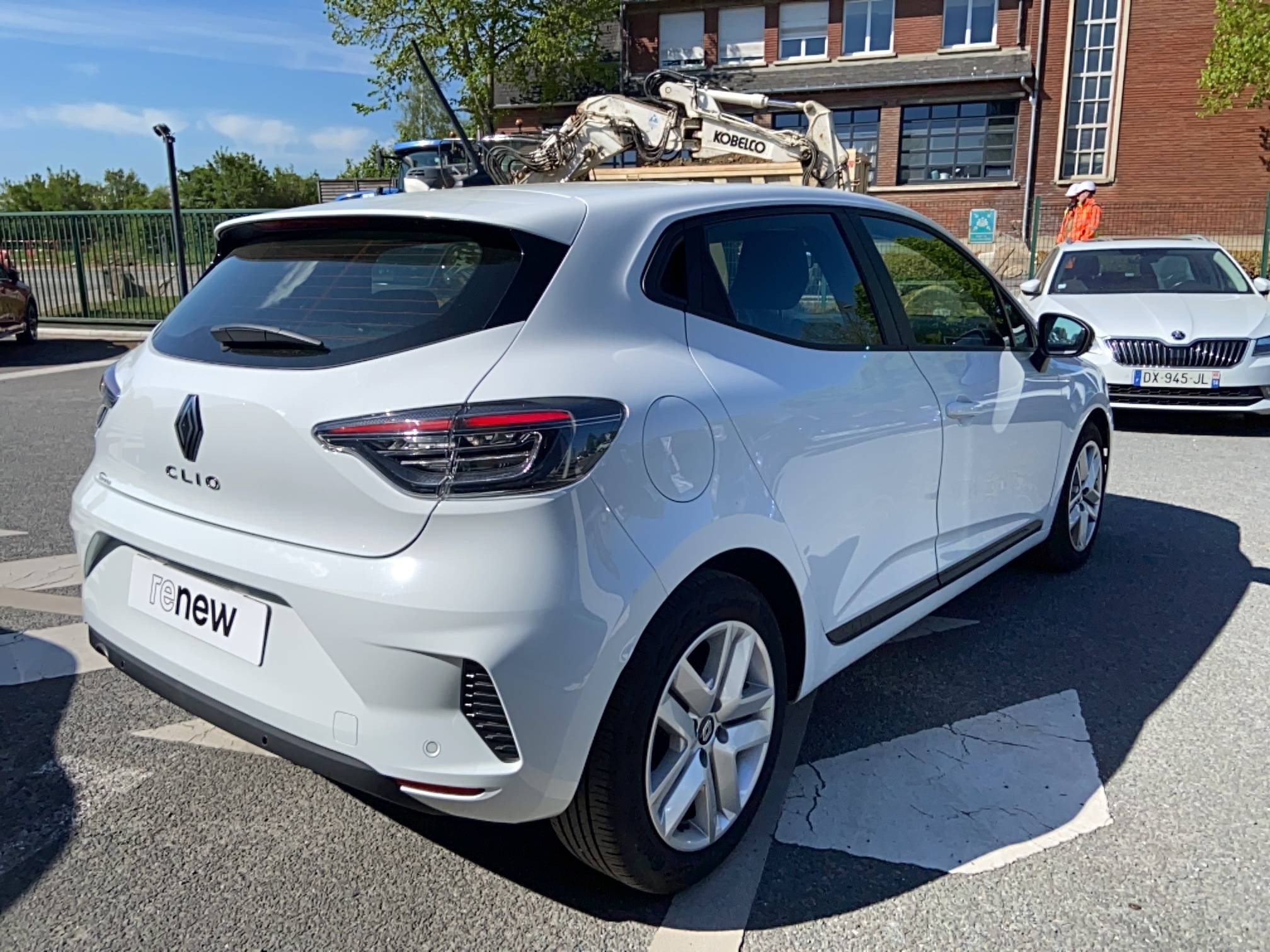 Vente en ligne Renault Clio 5 Clio Eco-G 100 ch GSR2 au prix de 16 290 €