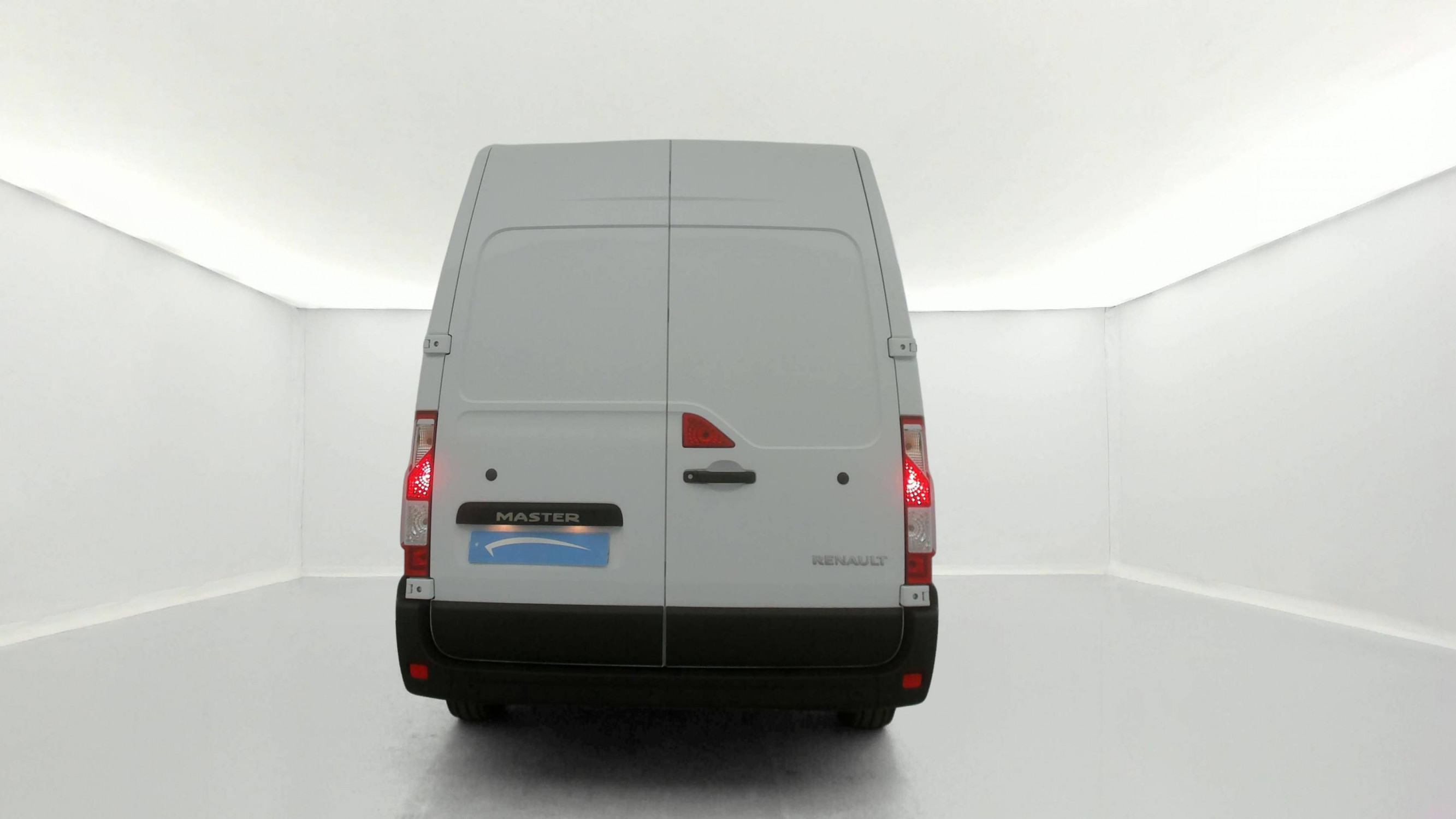 Vente en ligne Renault Master Fourgon MASTER FGN TRAC F3500 L2H2 BLUE DCI 135 au prix de 24 590 €