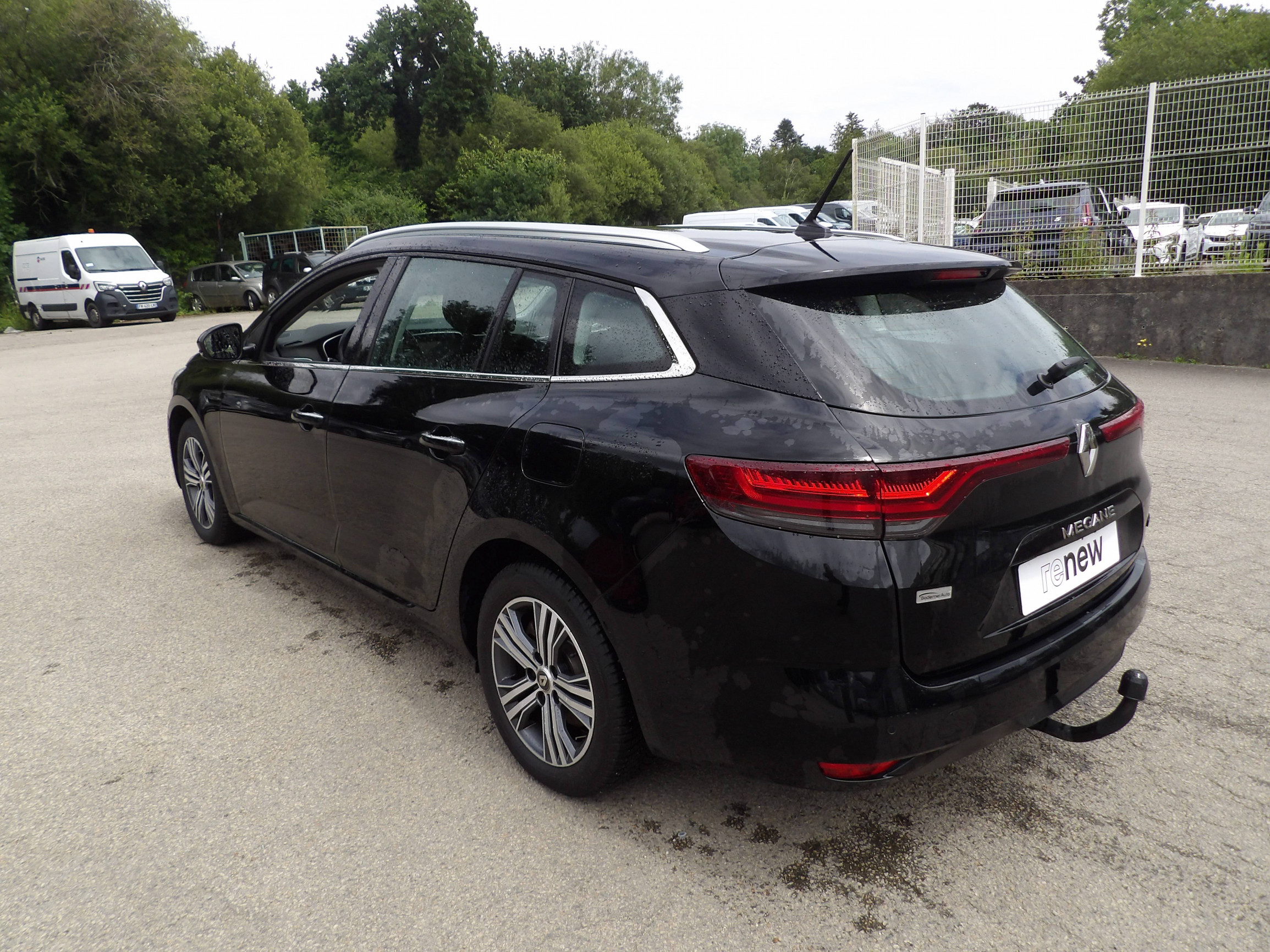 Vente en ligne Renault Megane 4 Estate  E-Tech plug-in Hybrid 160 au prix de 13 999 €