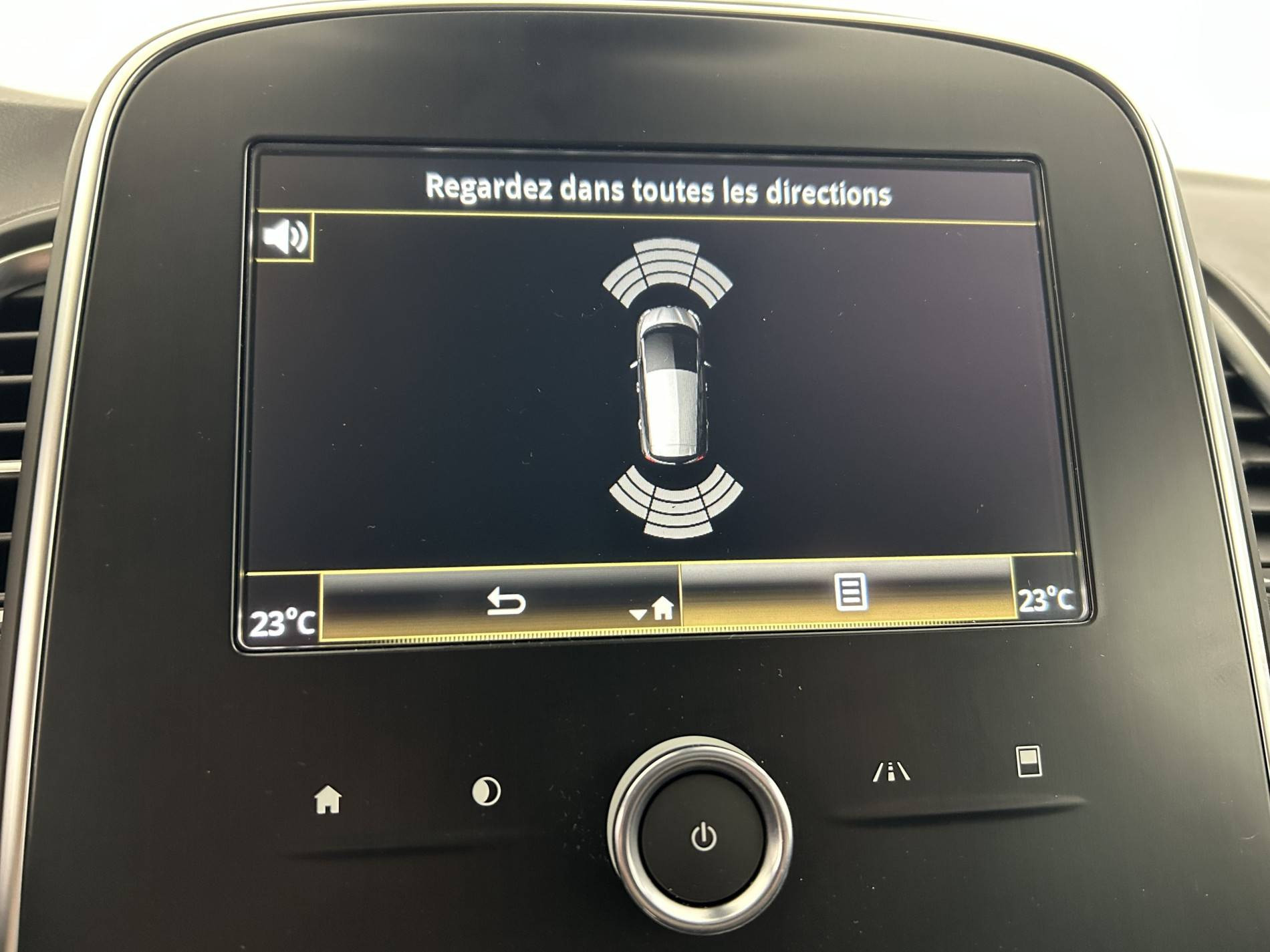 Vente en ligne Renault Scenic 4 Scenic Blue dCi 120 - 21 au prix de 13 990 €