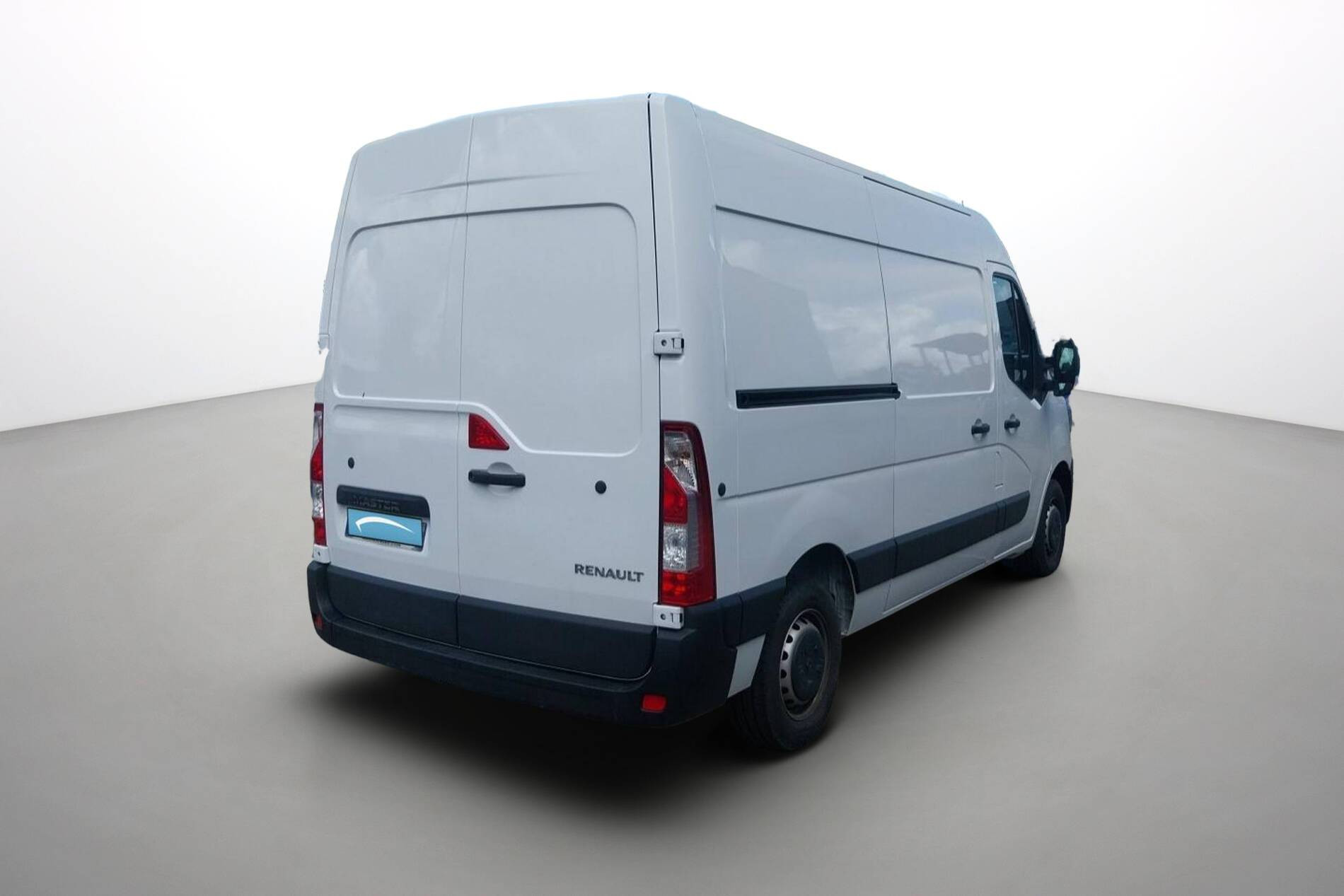 Vente en ligne Renault Master Fourgon MASTER FGN TRAC F3500 L2H2 BLUE DCI 135 au prix de 24 990 €