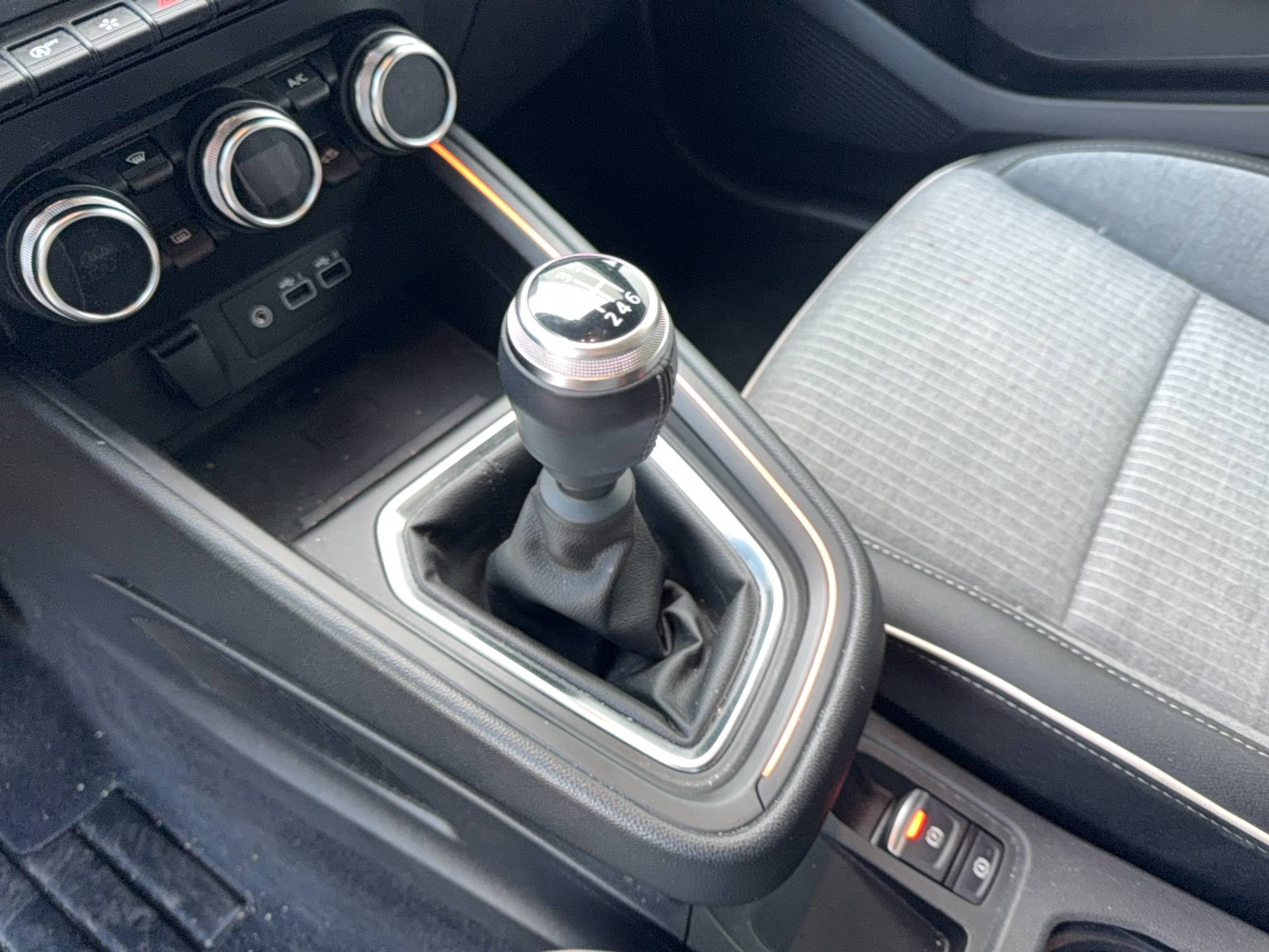 Vente en ligne Renault Clio 5 Clio TCe 90 au prix de 15 990 €