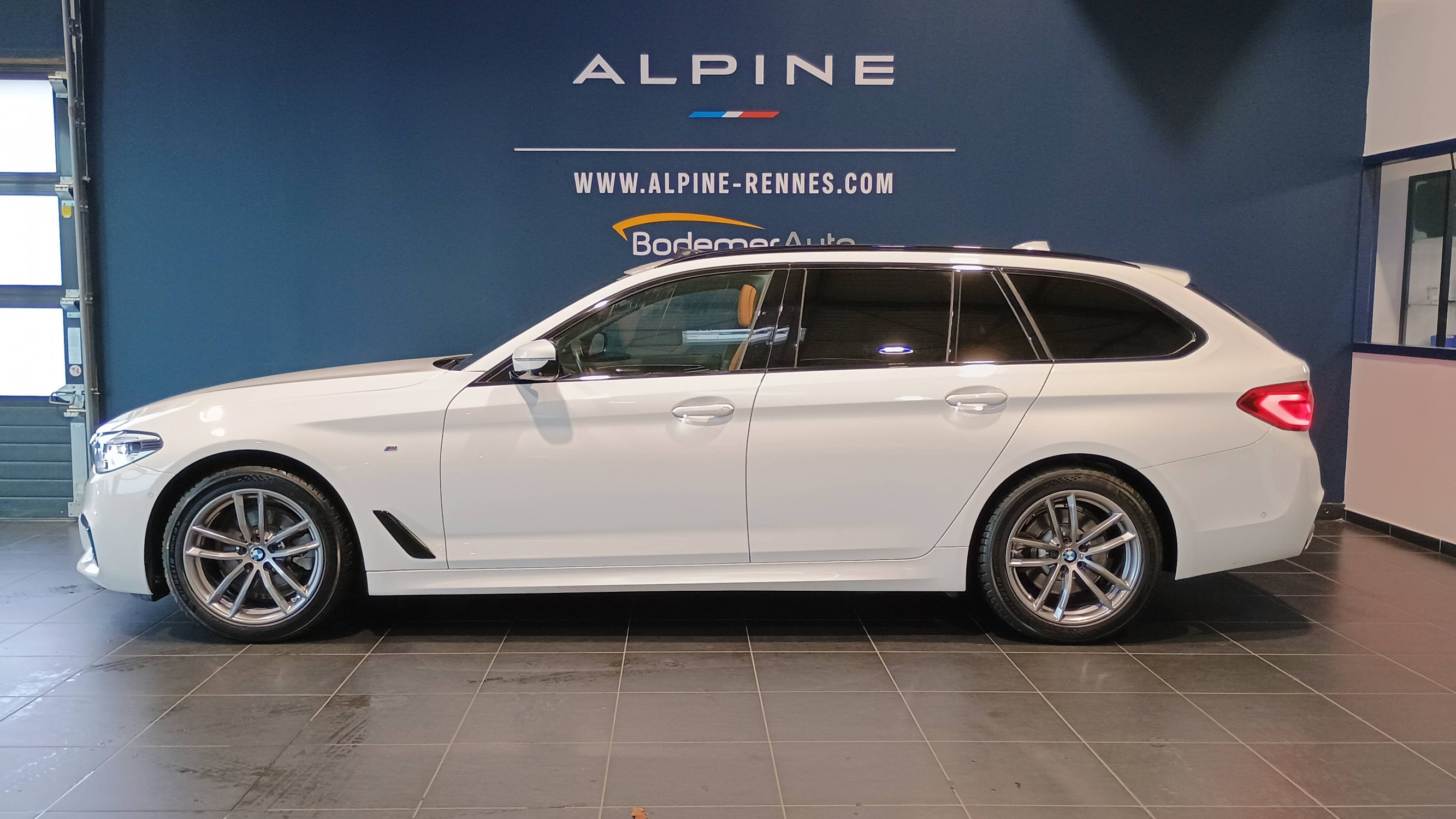 Vente en ligne Bmw Série 5 Touring 520d 190 ch BVA8 au prix de 32 990 €
